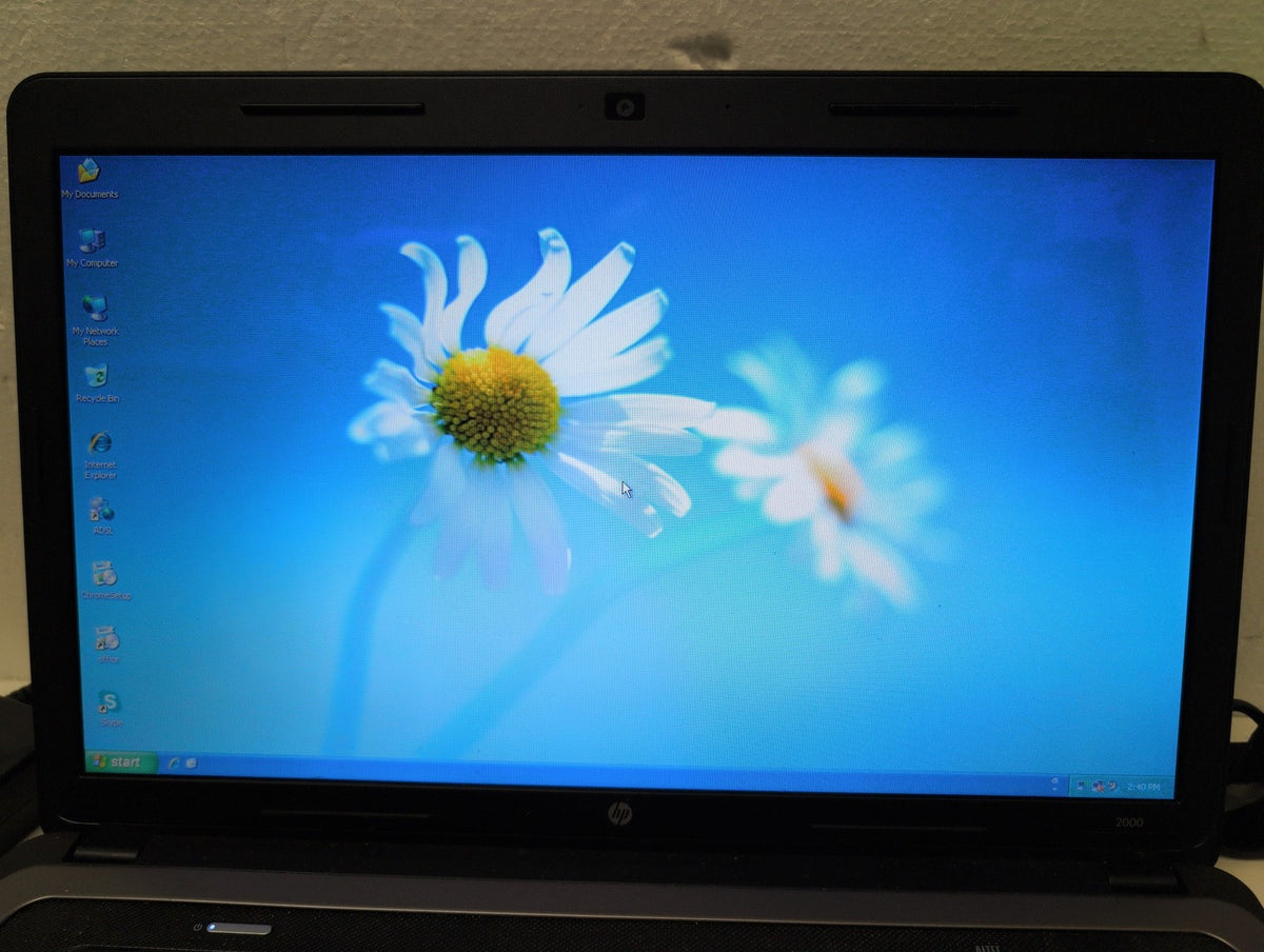 🎸 HP 2000 Notebook PC 15.6in Laptop AMD E-350 CPU/4GB RAM/500GB HDD /Win XP