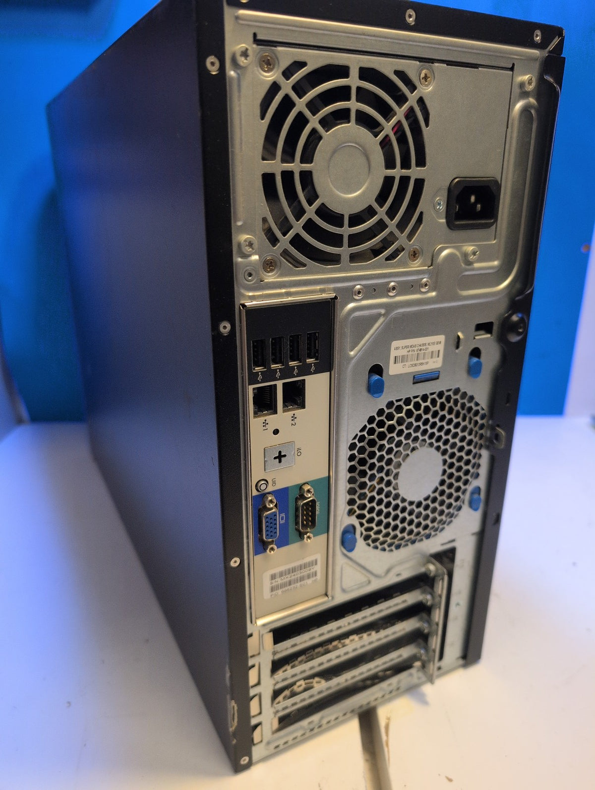 🎸 HP ProLiant ML310e Gen8 Tower Server Xeon E3-1220 V2 8GB RAM B120i (No HDD)