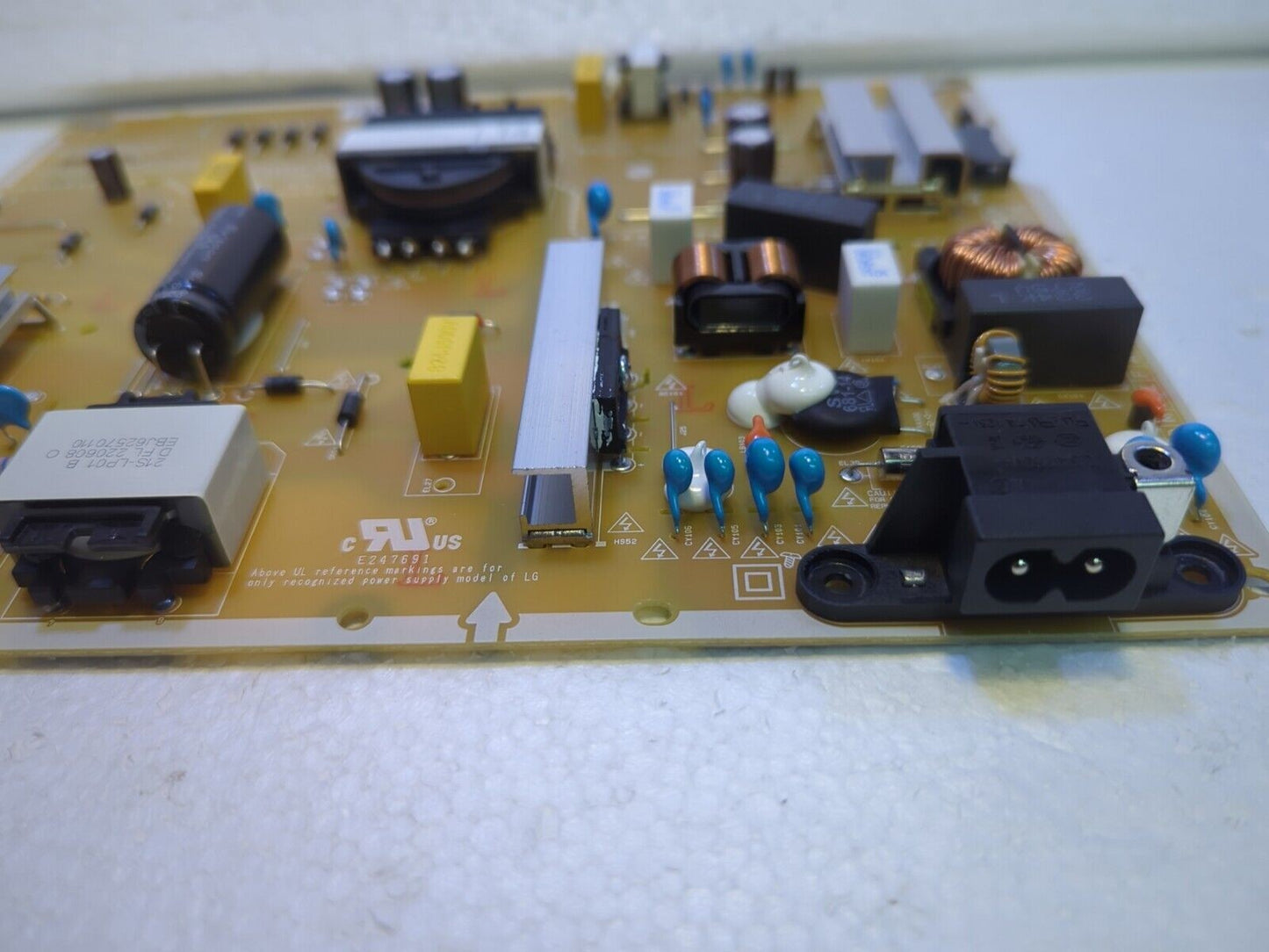- LG LGP6065T-21U1 EAX69502502 POWER SUPPLY BOARD  For 65UQ7070ZUE TV Tested