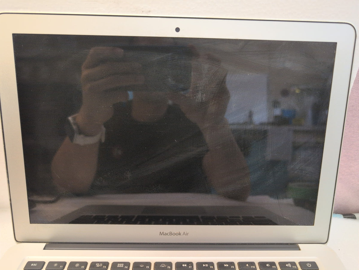 🎸 Apple MacBook Air 13-inch A1466 (2013) - For Parts, No Boot - Silver (No SSD)