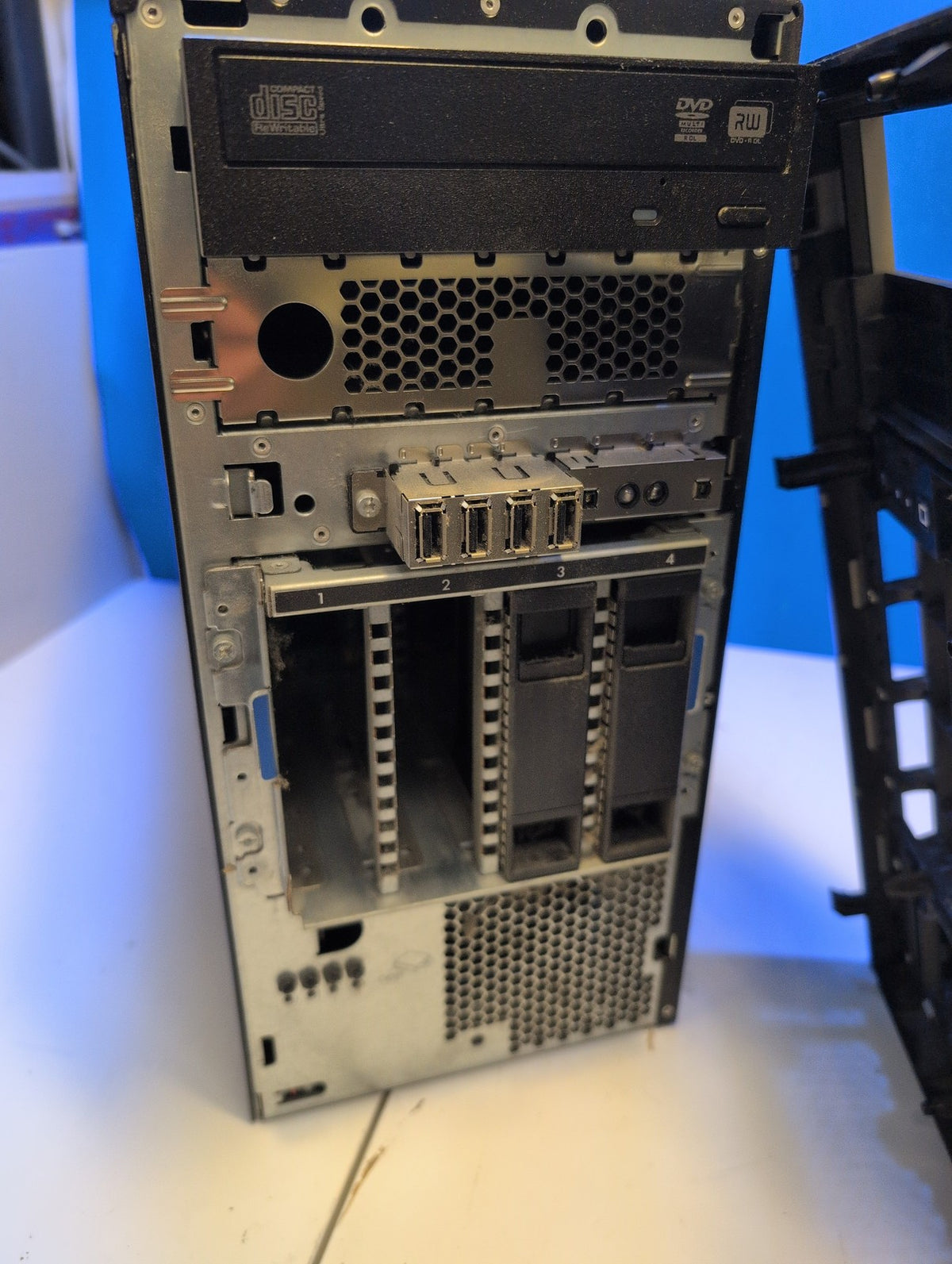 🎸 HP ProLiant ML310e Gen8 Tower Server Xeon E3-1220 V2 8GB RAM B120i (No HDD)