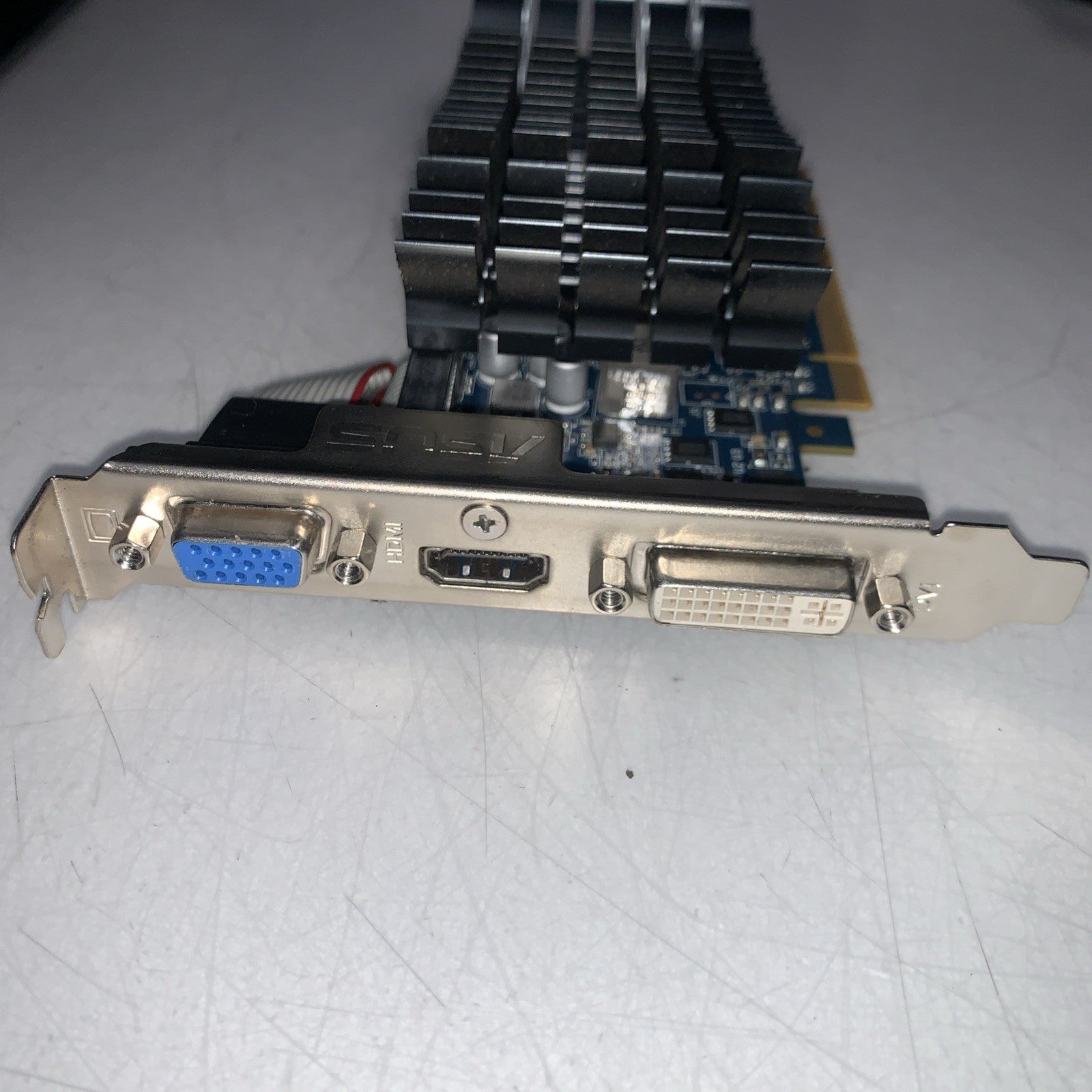 ASUS NVIDIA GT610 2GB PCI-Ex16 Video Card HDMI DVI VGA GT610-2GD3-CSM