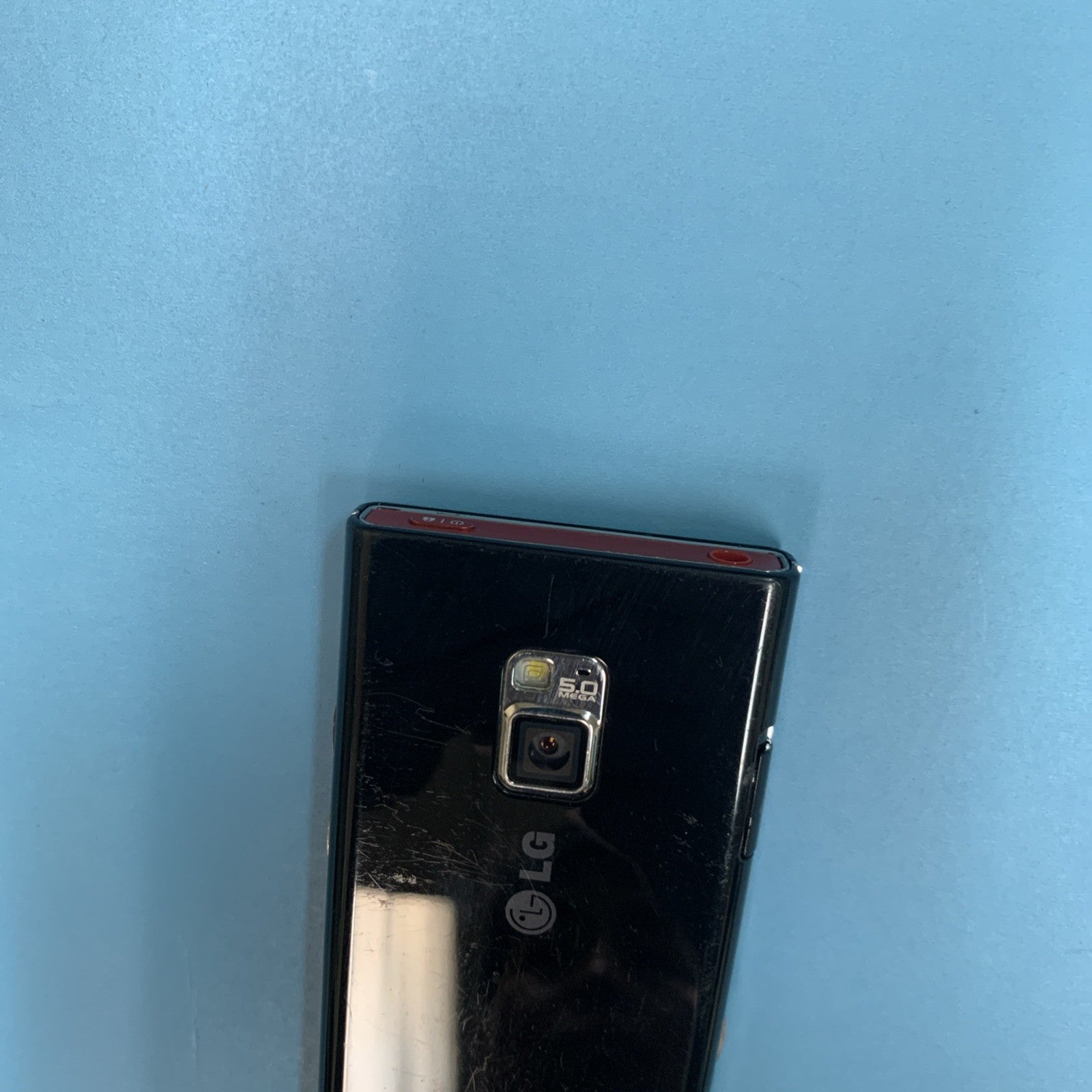 (carrier: Telus) LG BL40 Chocolate phone 4.01″ display 5 MP camera (NO battery)