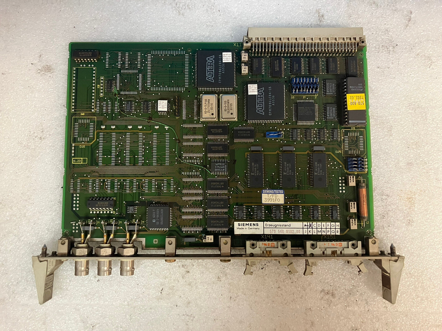 ~ SIEMENS Erzeugnisstand 570 548 9102.00 Circuit Board w/ Altera EPM7096LC84 -15