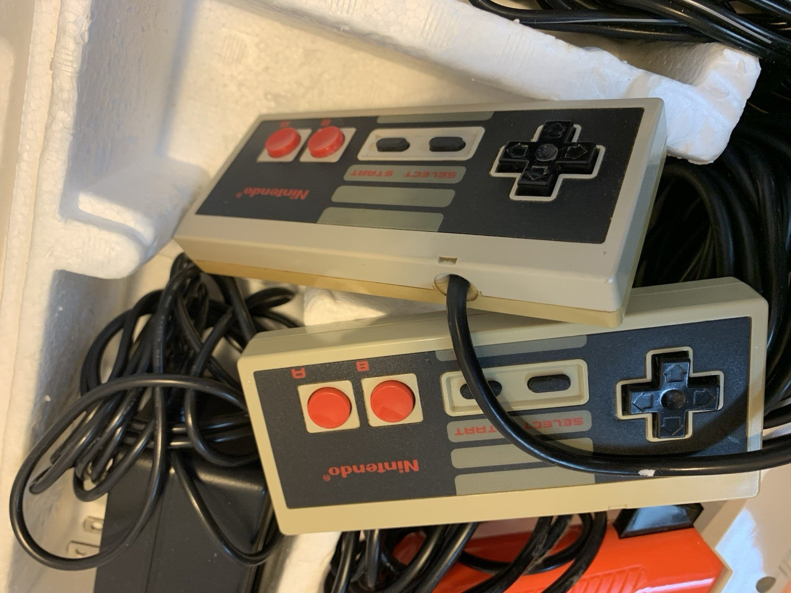 Nice ~ Nintendo NES-001 set Console In Box