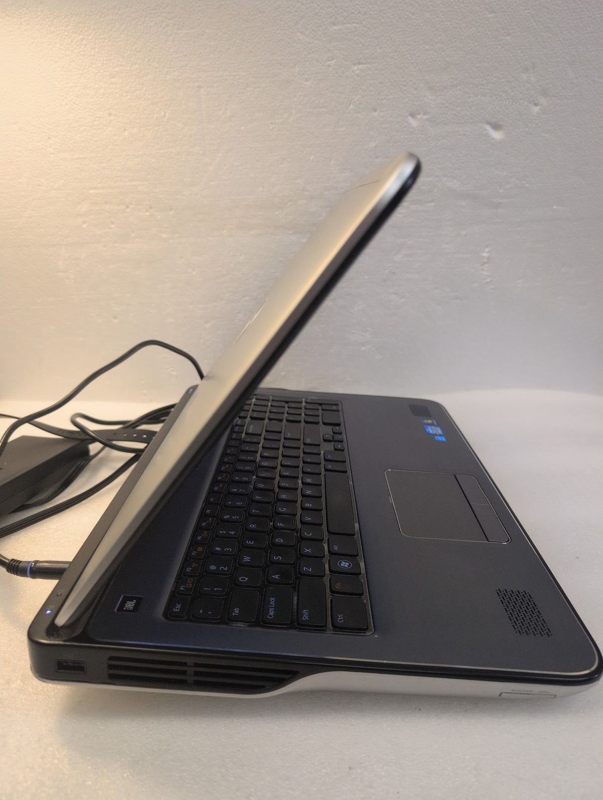 🎸 Dell XPS L702X 17.3in Laptop i5-2410M 4GB 500GB HDD GeForce GT 550M WinXP