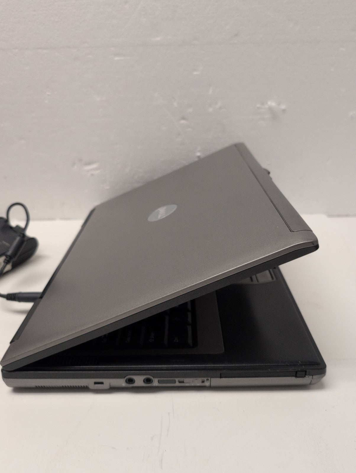 🔥 Dell Latitude D620 14" Laptop T2400 1.83Ghz /2.5GB Ram /500GB HDD/win XP -