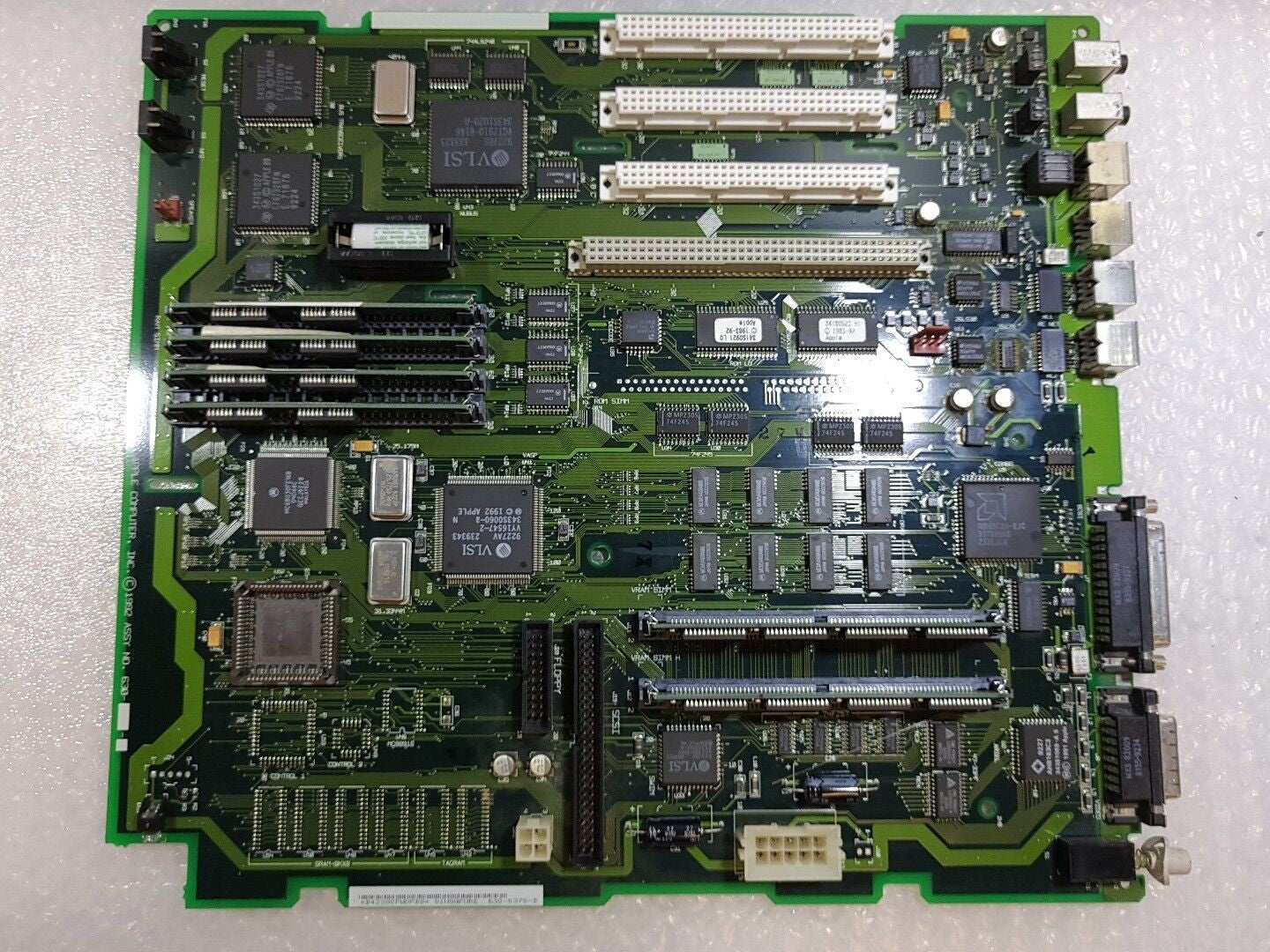 - ANTIQUE APPLE COMPUTER BOARD 820-0373-A 630-0375-B