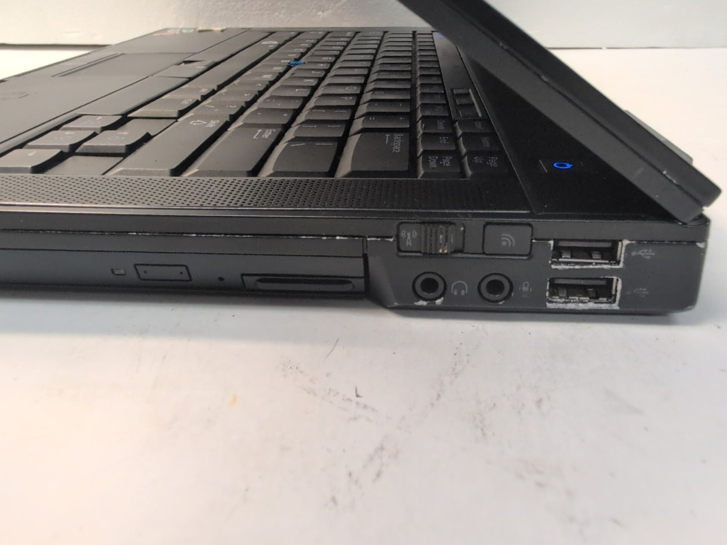  Dell Latitude E6400 14" Laptop C2D P8400/4GB/320GB HDD/WIN XP/Working Battery -