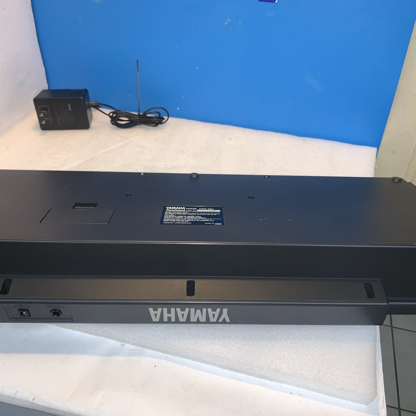 Yamaha Portasound PSS-380 Keyboard with box