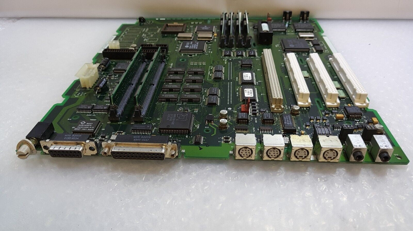 - ANTIQUE APPLE COMPUTER BOARD 820-0373-A 630-0375-B