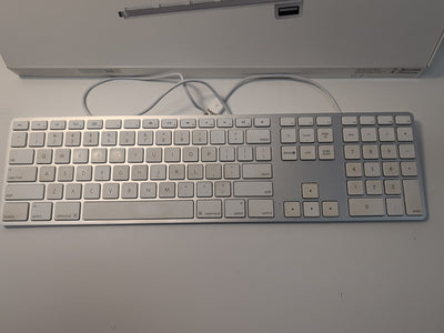  Apple Wired Aluminum USB Keyboard A1243 With box  Tested -