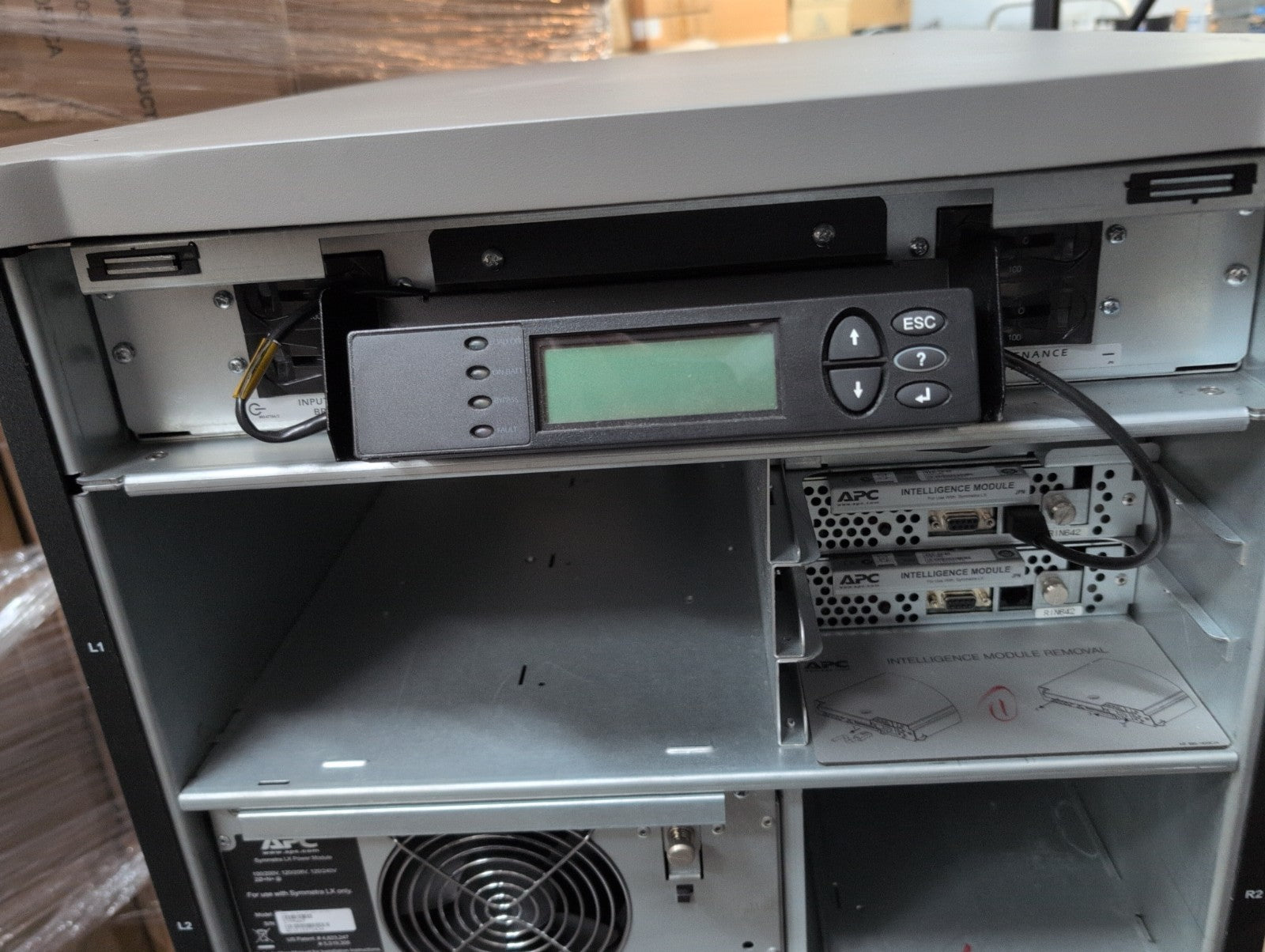 🔥   APC Symmetra LX SYAF16KT UPS SYSTEM (NO Battery Modules Inside) -