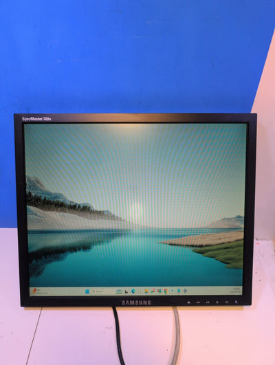 🎸 Samsung SyncMaster 740N 17 in LCD Monitor VGA Display Black No Stand