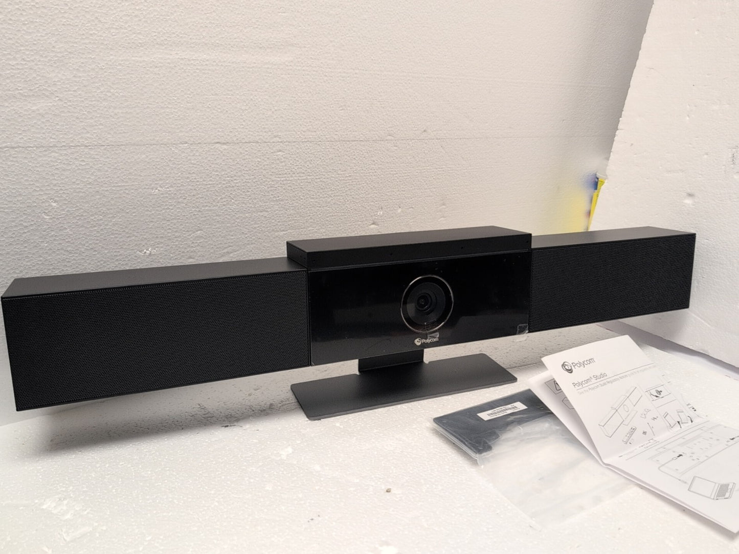 Polycom Studio P009 USB Speaker Video Conference Bar 4K W/Wall mount (NO AC) -