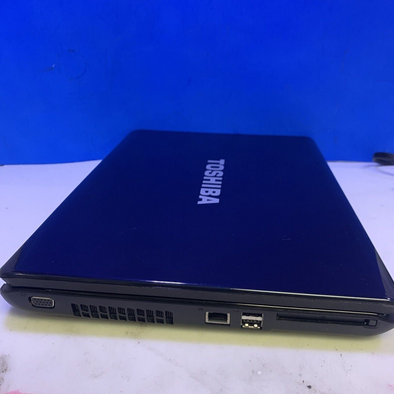 Toshiba Satellite L300D-04P 15.4” T5800 2GB RAM 160GB HD Windows XP SP3