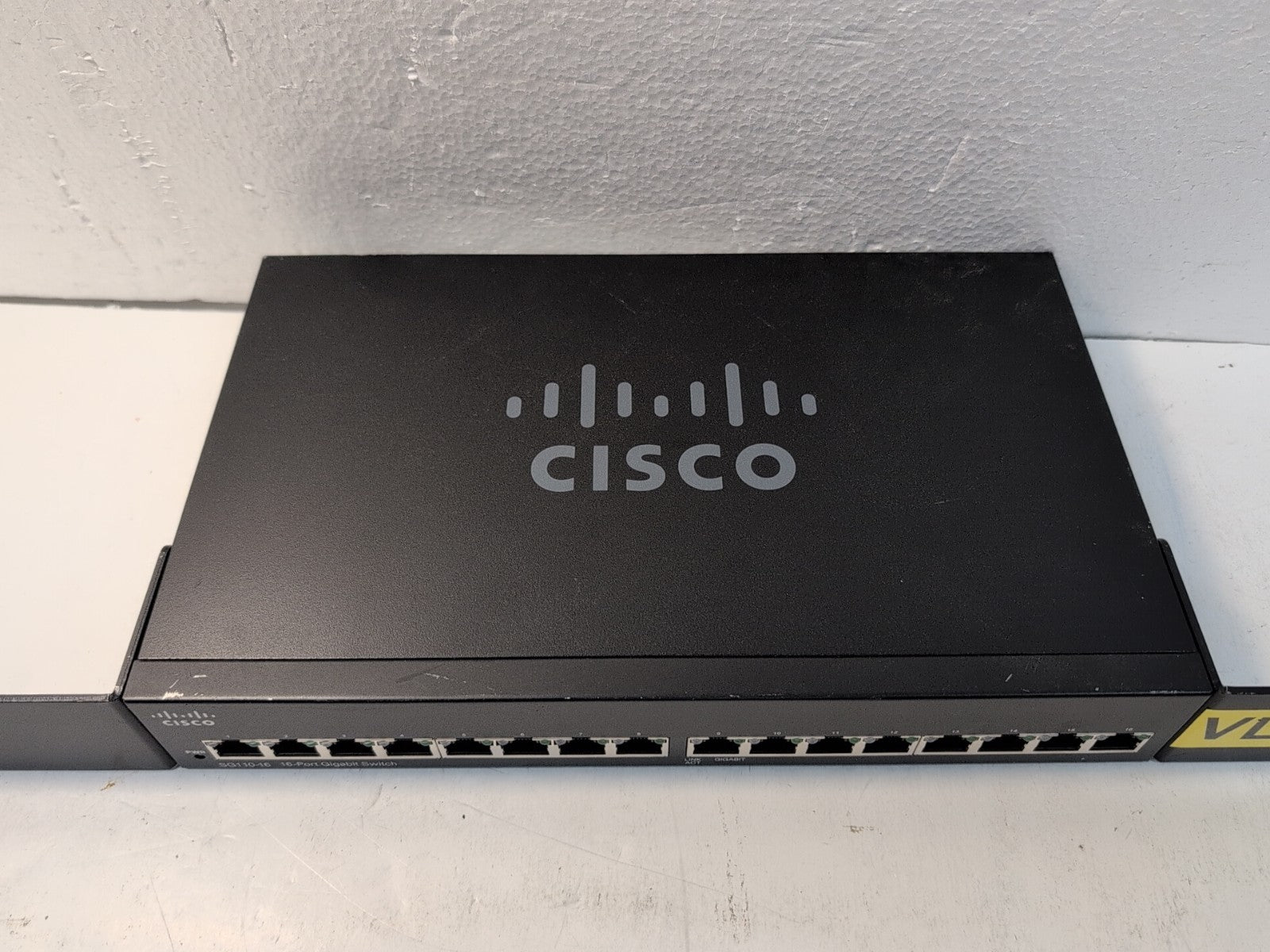 Cisco SG110-16 16-Port Gigabit Network Switch Tested  -