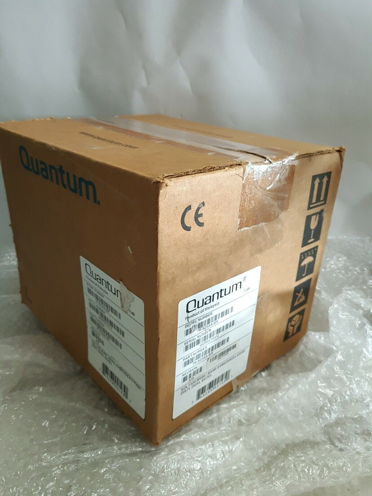 - NEW IN BOX Quantum SDLT320 SCSI TAPE DRIVE TR-S23AA-XX 