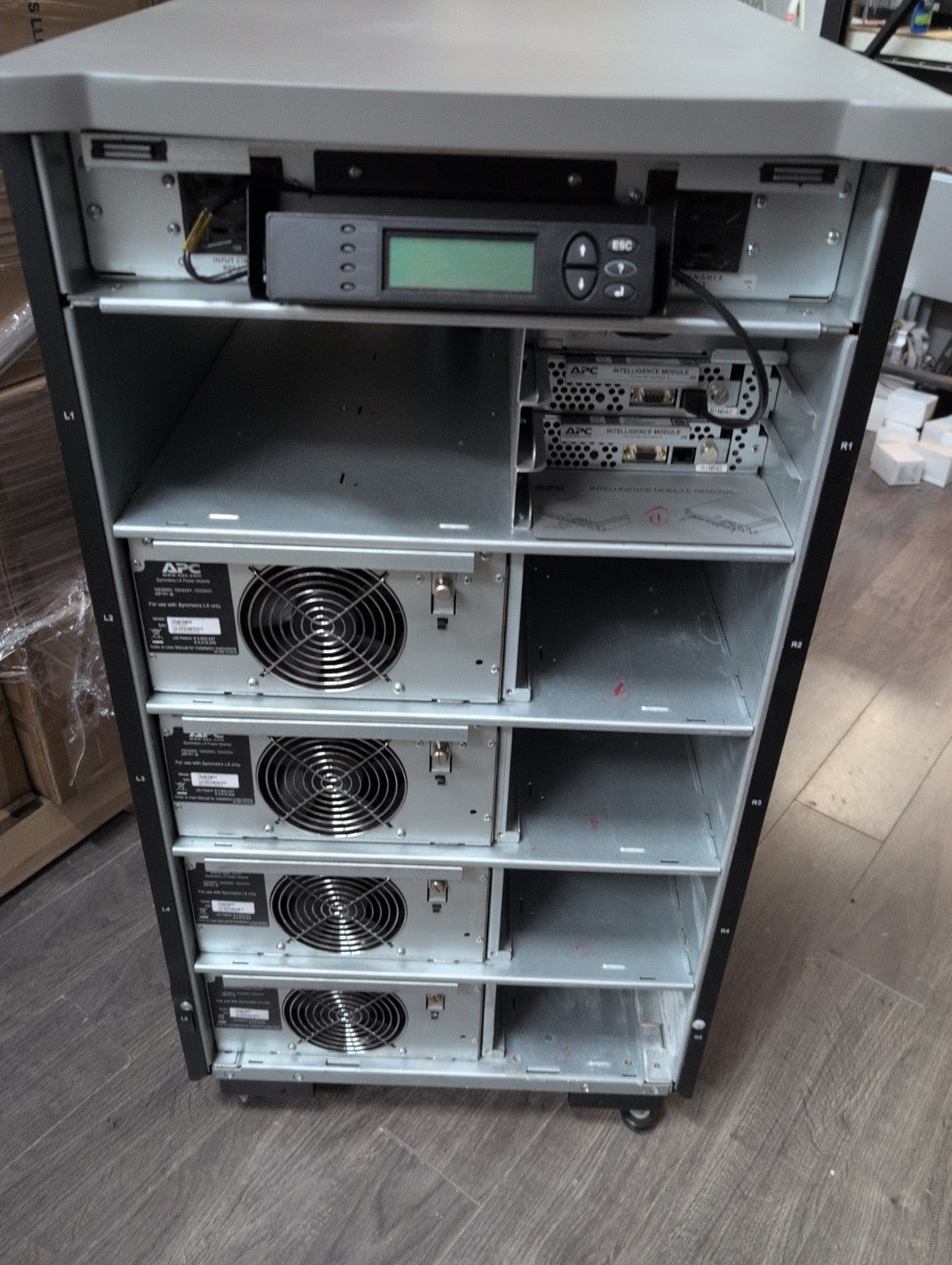 🔥   APC Symmetra LX SYAF16KT UPS SYSTEM (NO Battery Modules Inside) -