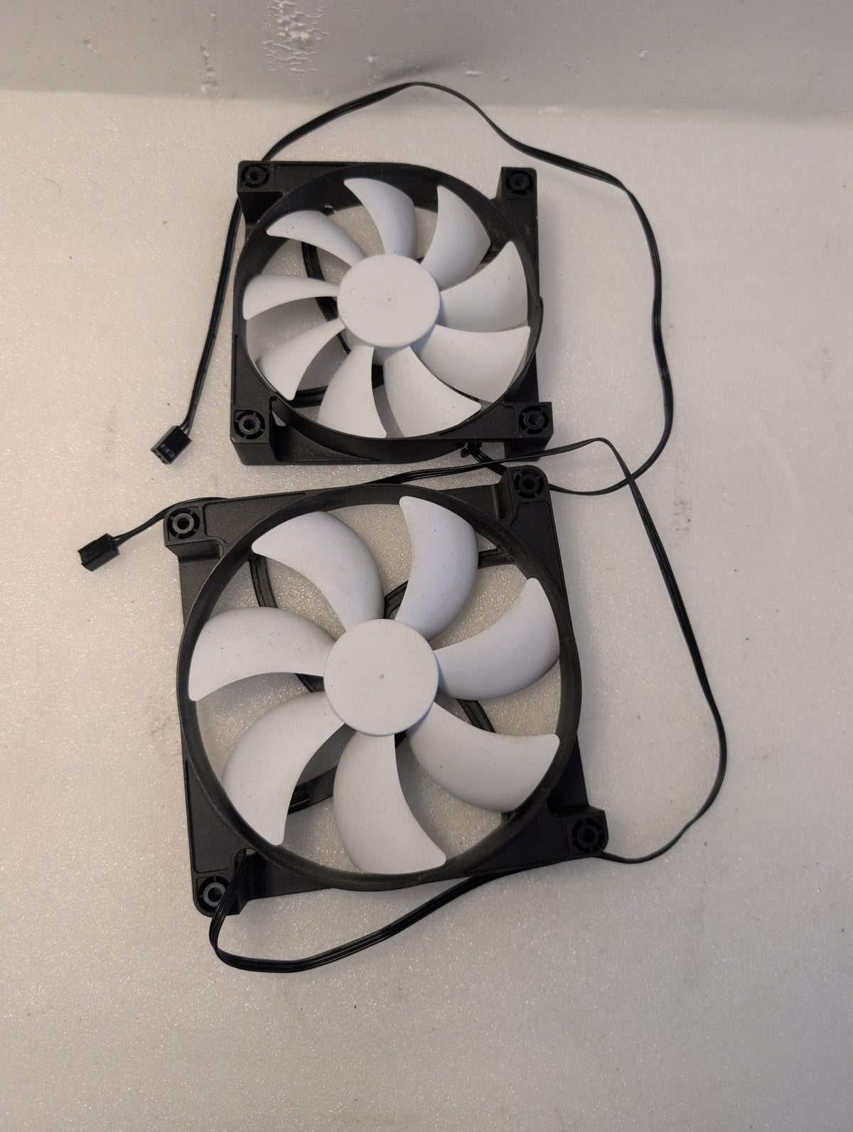 🎸 NZXT Rifle Bearing Case Fans RF-FN122-RB RF-FN142-RB White 3-Pin Lot of 2