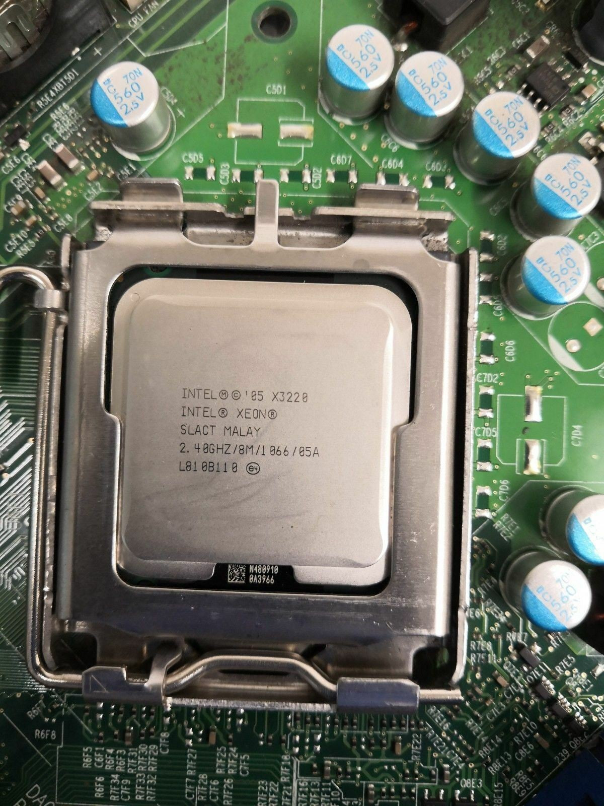 + Intel S3200SH D86141 Motherboard With Intel Xeon 2.40 GHz Cpu & I/O Plate