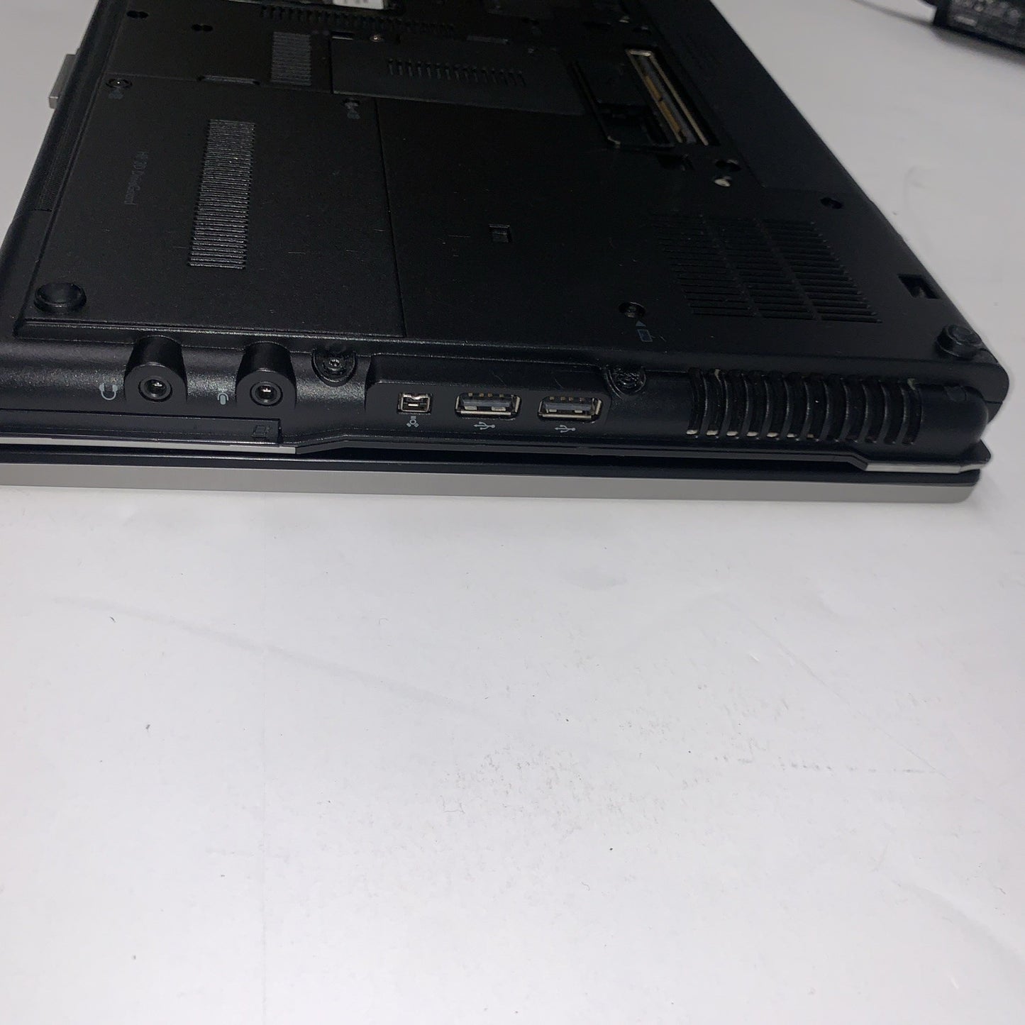 HP EliteBook 6930p C2D P8600 2.4GHz 3GB 160GB Webcam BlueTooth WiFi Windows XP