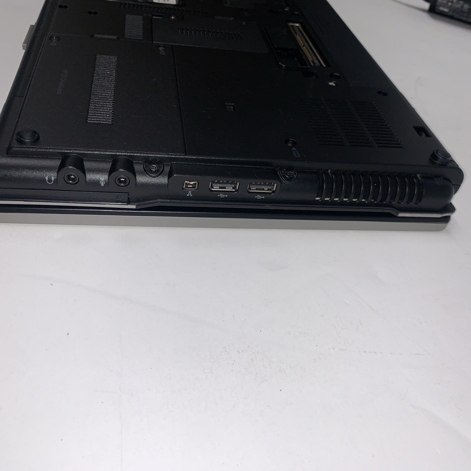 HP EliteBook 6930p C2D P8600 2.4GHz 3GB 160GB Webcam BlueTooth WiFi Windows XP