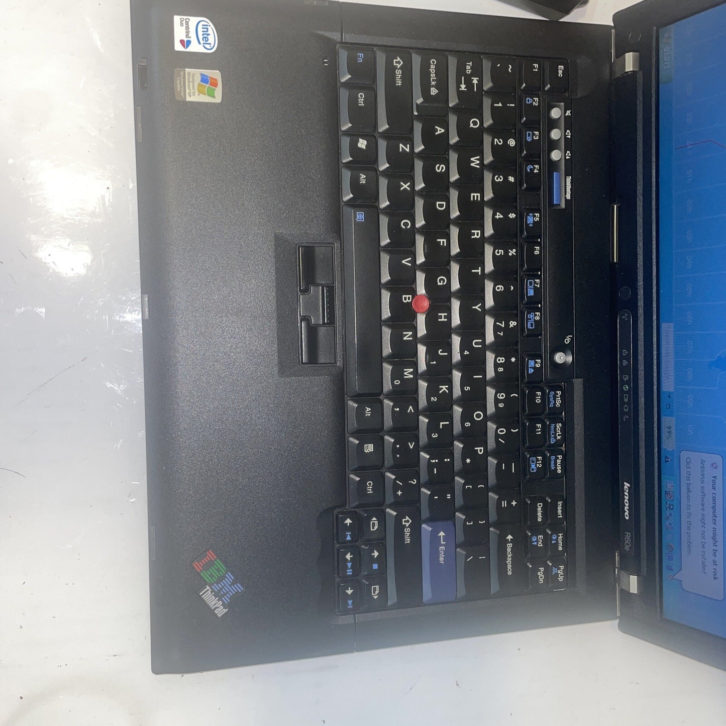 (Grade A) Lenovo R60e C2D T5600 1GB 80GB DVD/CDRW Windows XP SP2