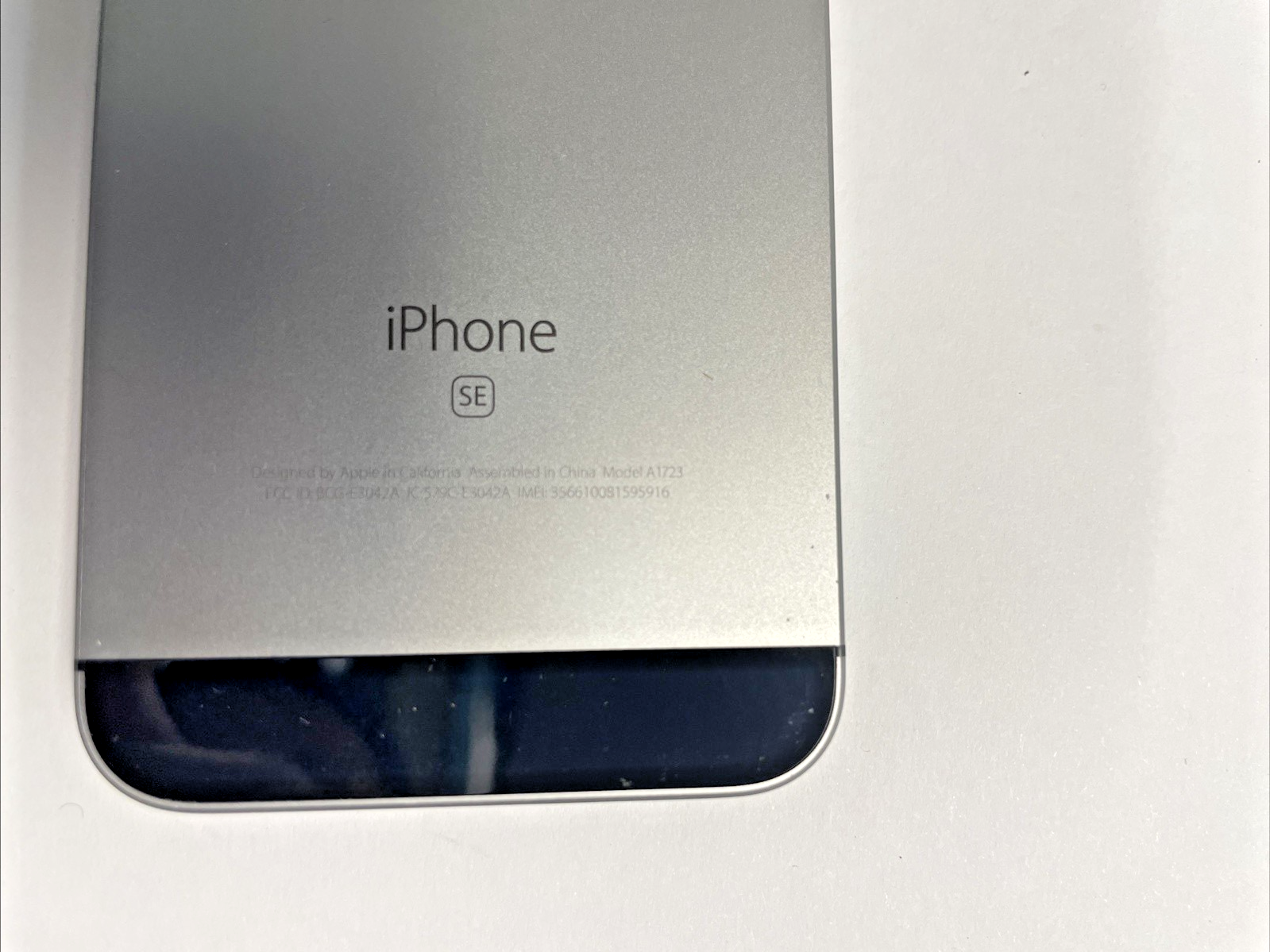 🔥Nice Apple iPhone SE A1723 Smartphone 32G Silver  UNLOCKED +