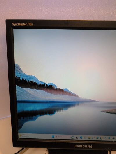 🎸 Samsung SyncMaster 710N 17" LCD Color Display Monitor MJ17CSKB VGA 710N A