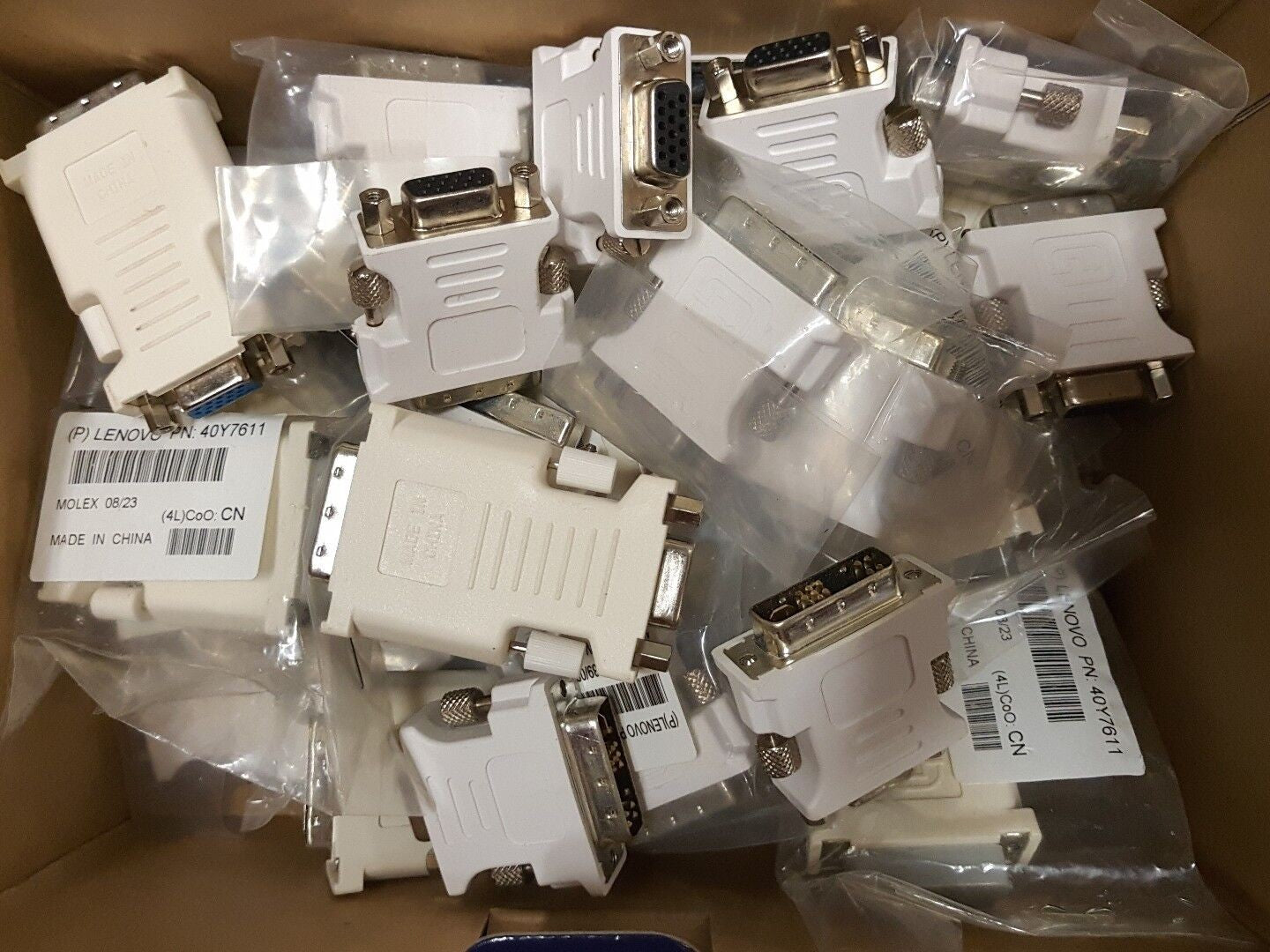 - 30x NEW DVI MALE TO VGA DE-15 FEMALE ADAPTER 40Y7611