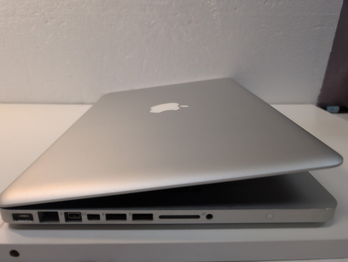 Apple MacBook Pro 13" 2010/C2D 2.66GHz/ 4GB/320GB HDD (NO BATTERY,NO AC, READ) -