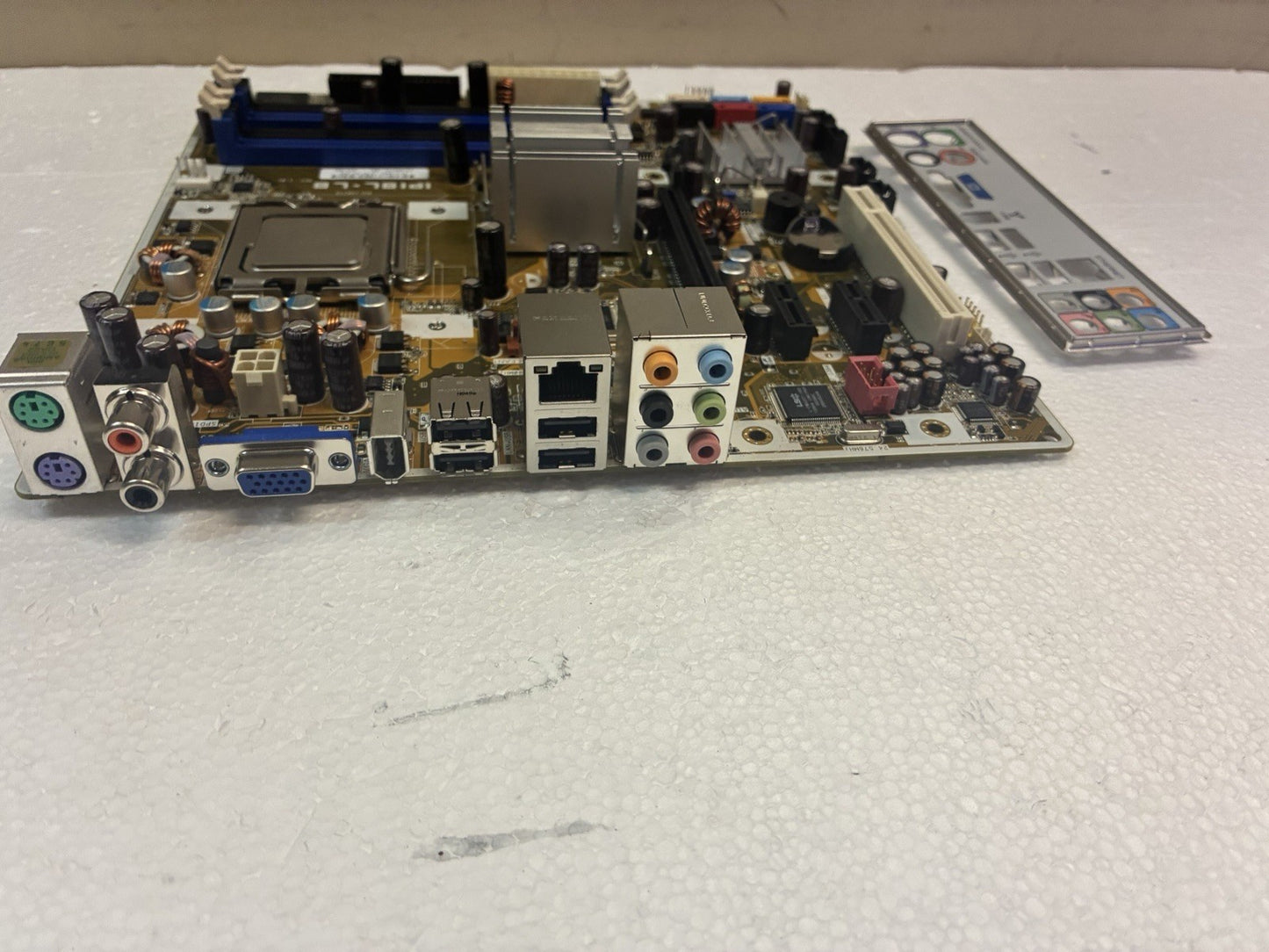 🔥 ASUS IPIBL-LB w/ Intel 4- Core Q8300 CPU motherboard