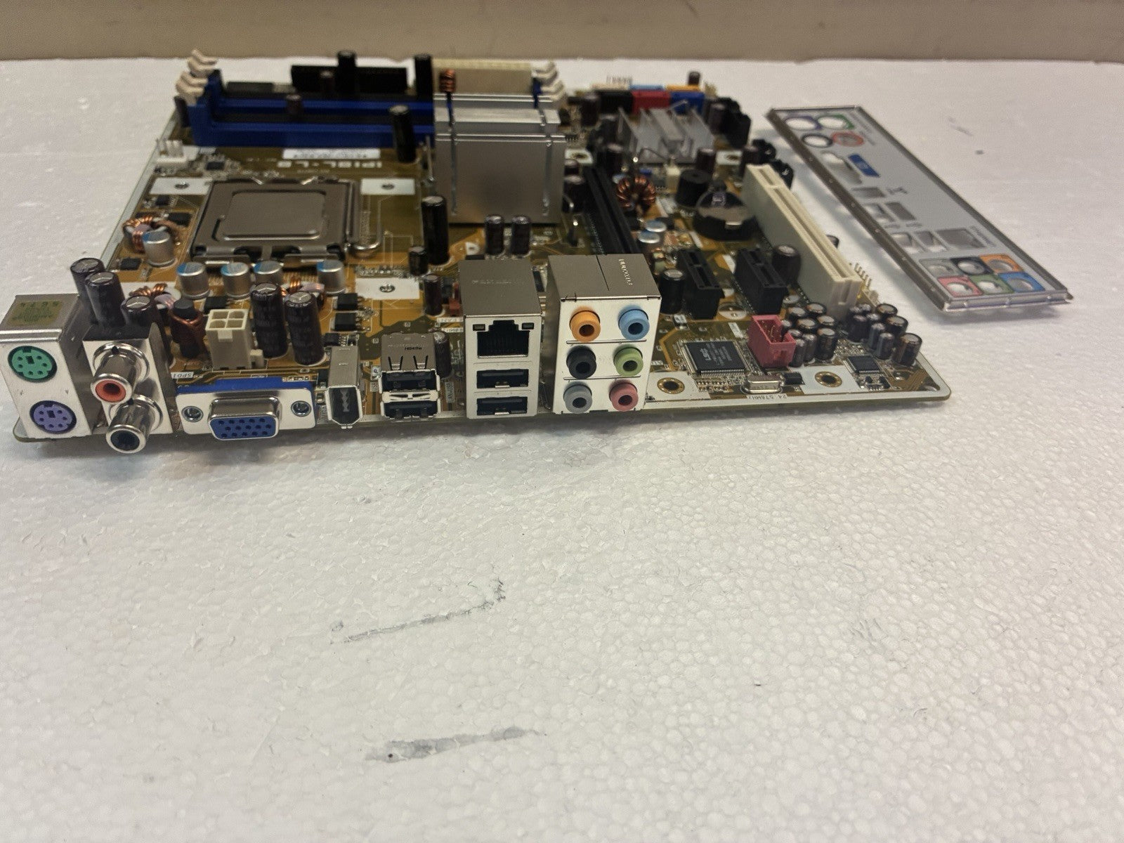 🔥 ASUS IPIBL-LB w/ Intel 4- Core Q8300 CPU motherboard