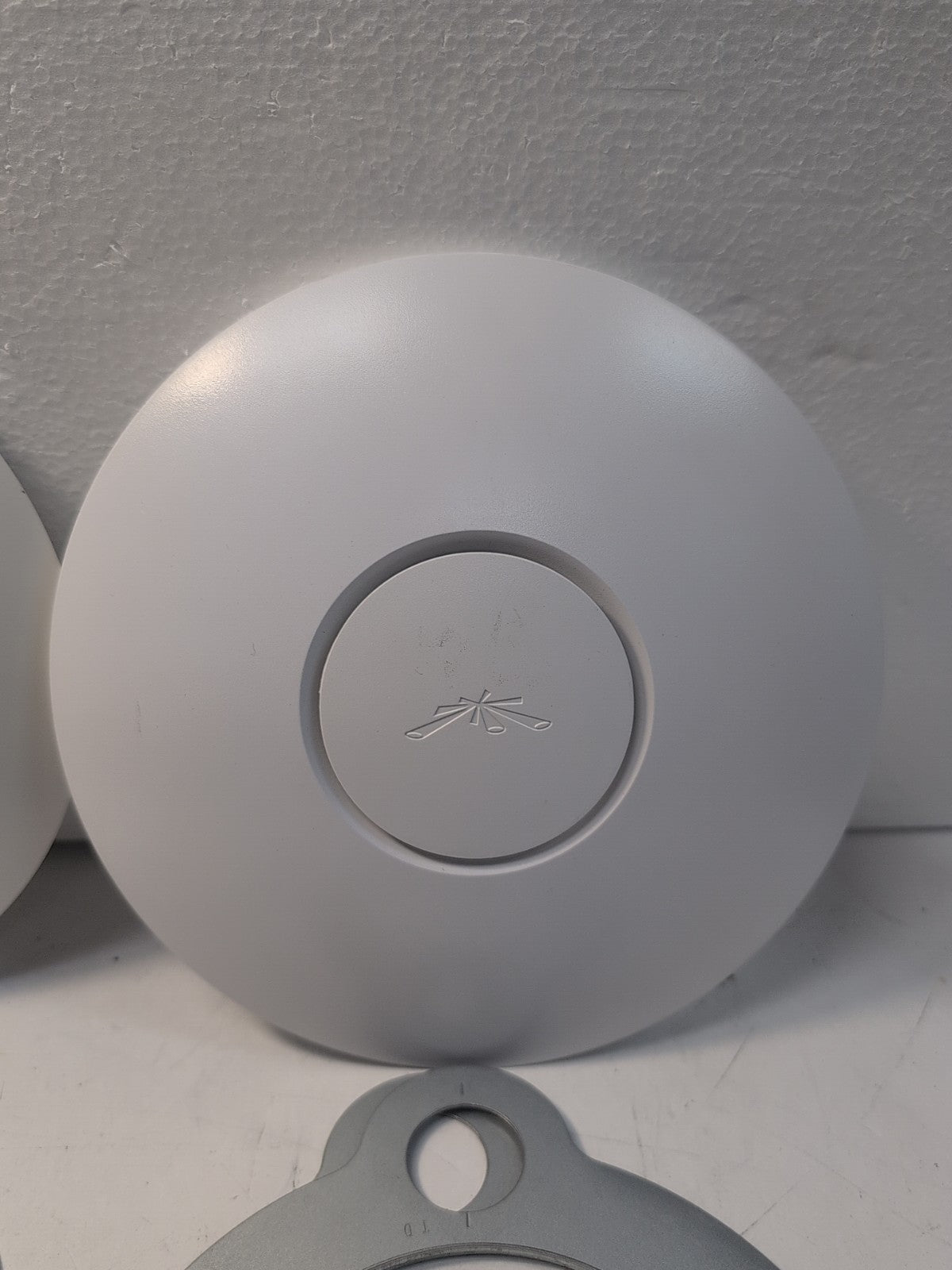 🔥2x Ubiquiti UniFi AP UAP Wireless Access Point SWX-UAP 802.11n POE(ONE MOUNT)-