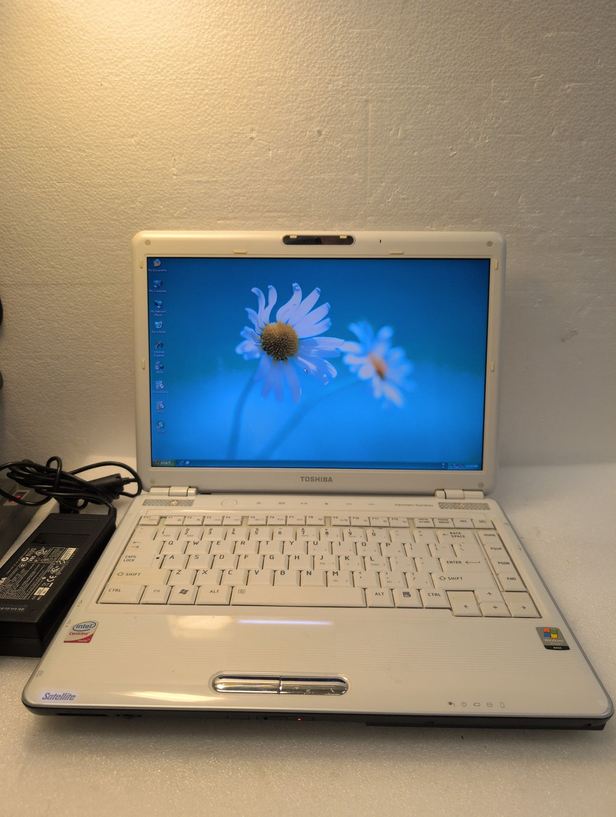 🎸 Toshiba Satellite M300 13.3" Laptop Core 2 Duo 2.0GHz 3GB RAM 250GB HDD WINXP
