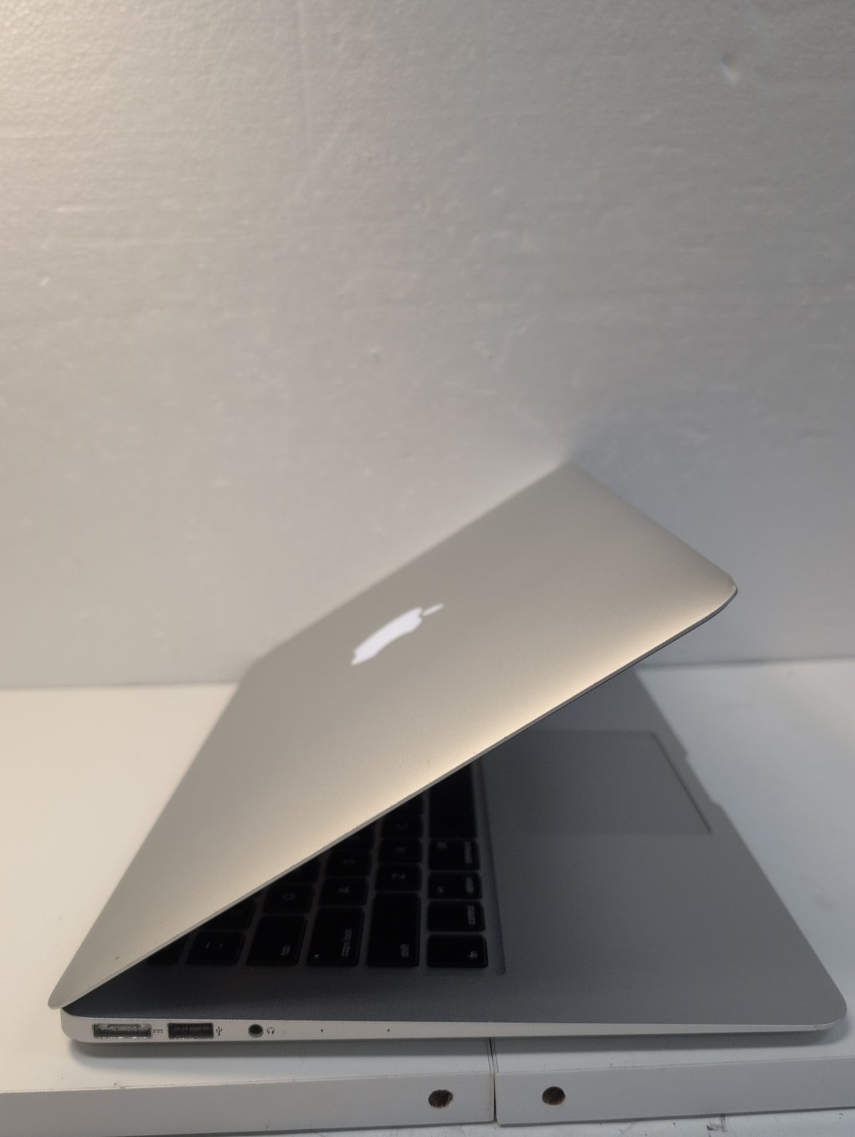  Apple MacBook Air 2015 A1466 13.3"/i5-1.6GHz/8GB/128G SSD/10. 13(NO AC, READ) -