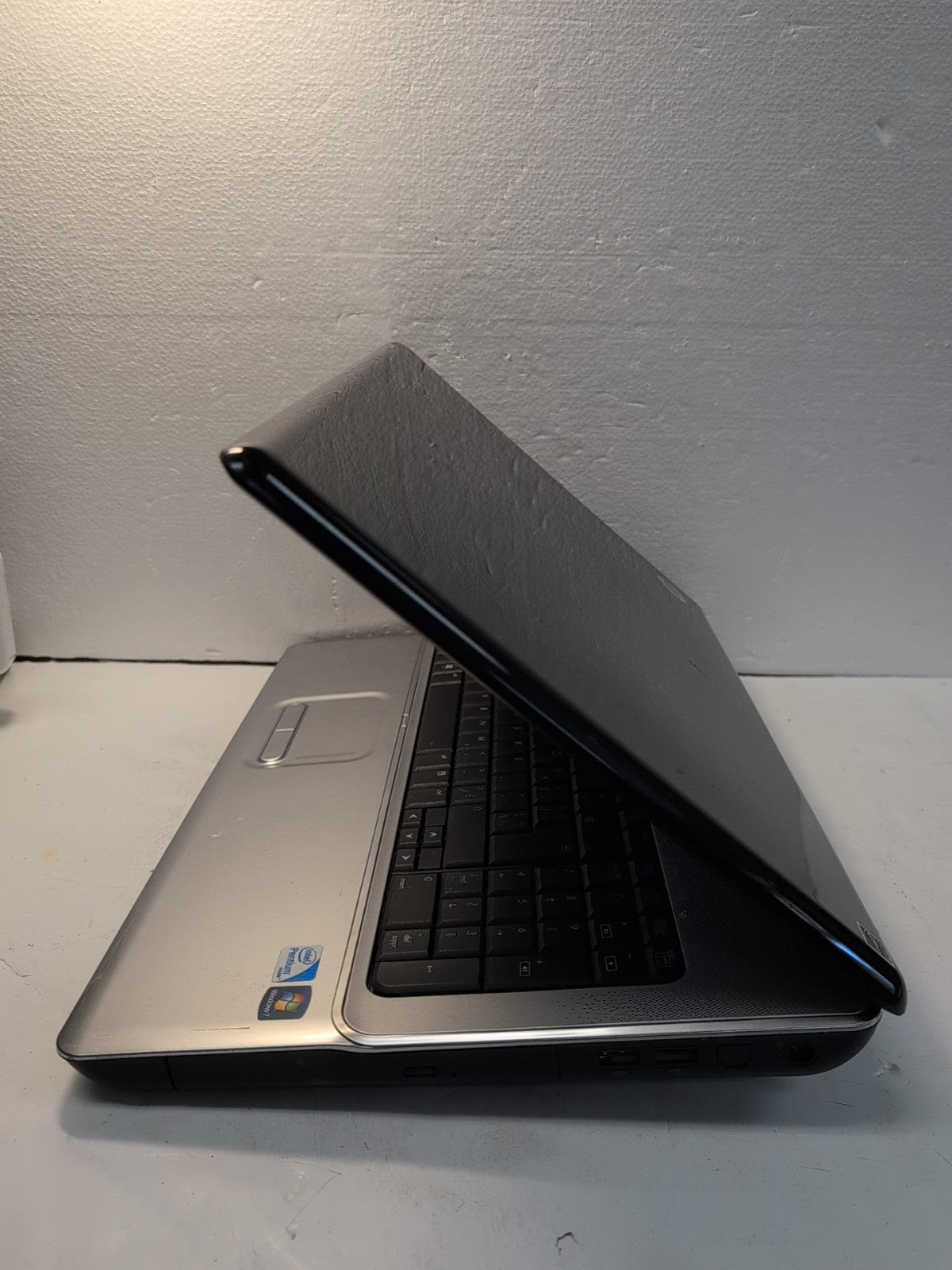 🔥 HP Laptop G71 17. 3" Laptop T4300 2.10GHz/4GB RAM/250GB HDD/WINXP  -