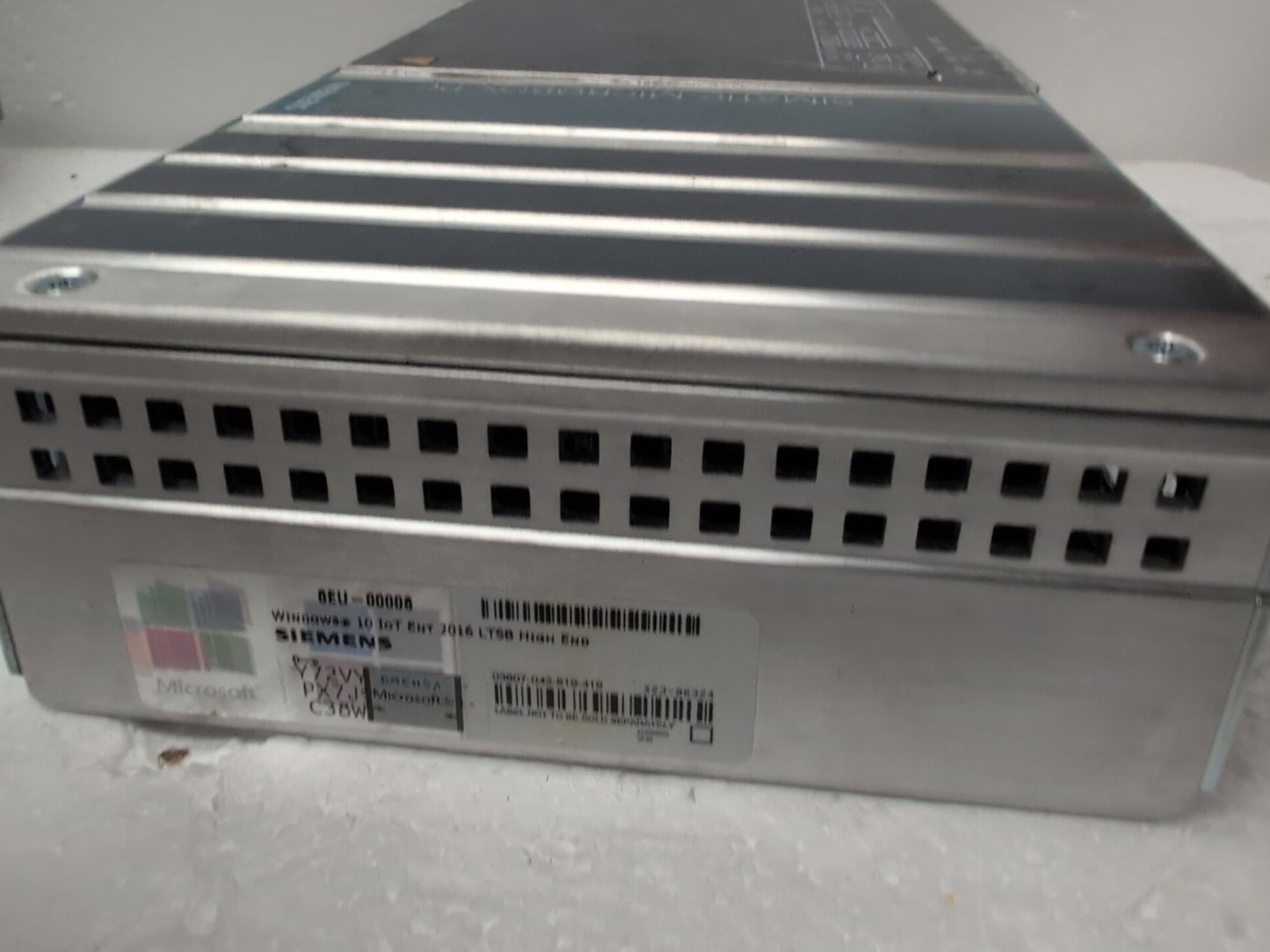 SIEMENS SIMATIC IPC427E MICROBOX 6AG4141-7DE38 XEON E3-1505L v5/16GB/480GB SSD -