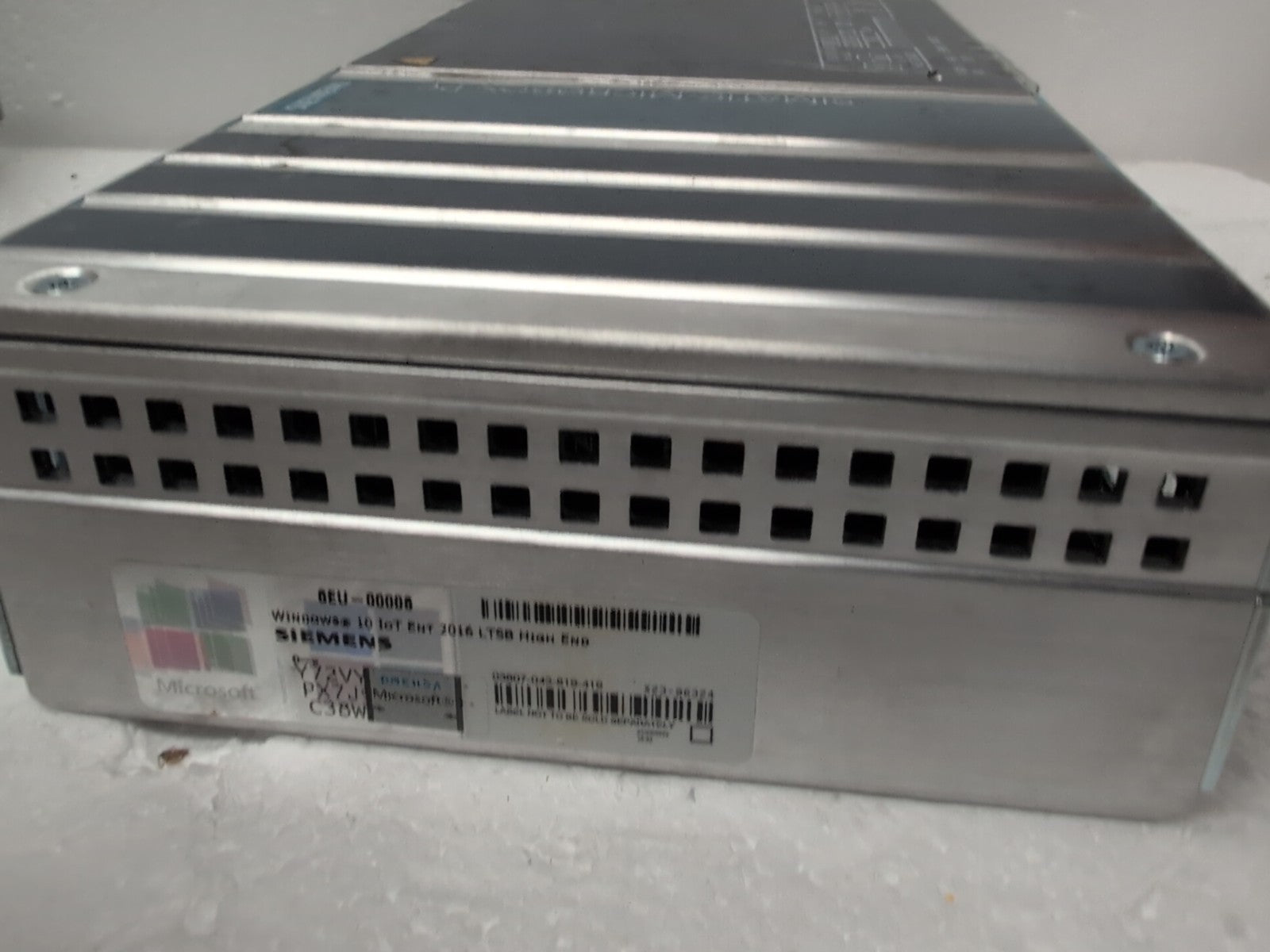 SIEMENS SIMATIC IPC427E MICROBOX 6AG4141-7DE38 XEON E3-1505L v5/16GB/480GB SSD -