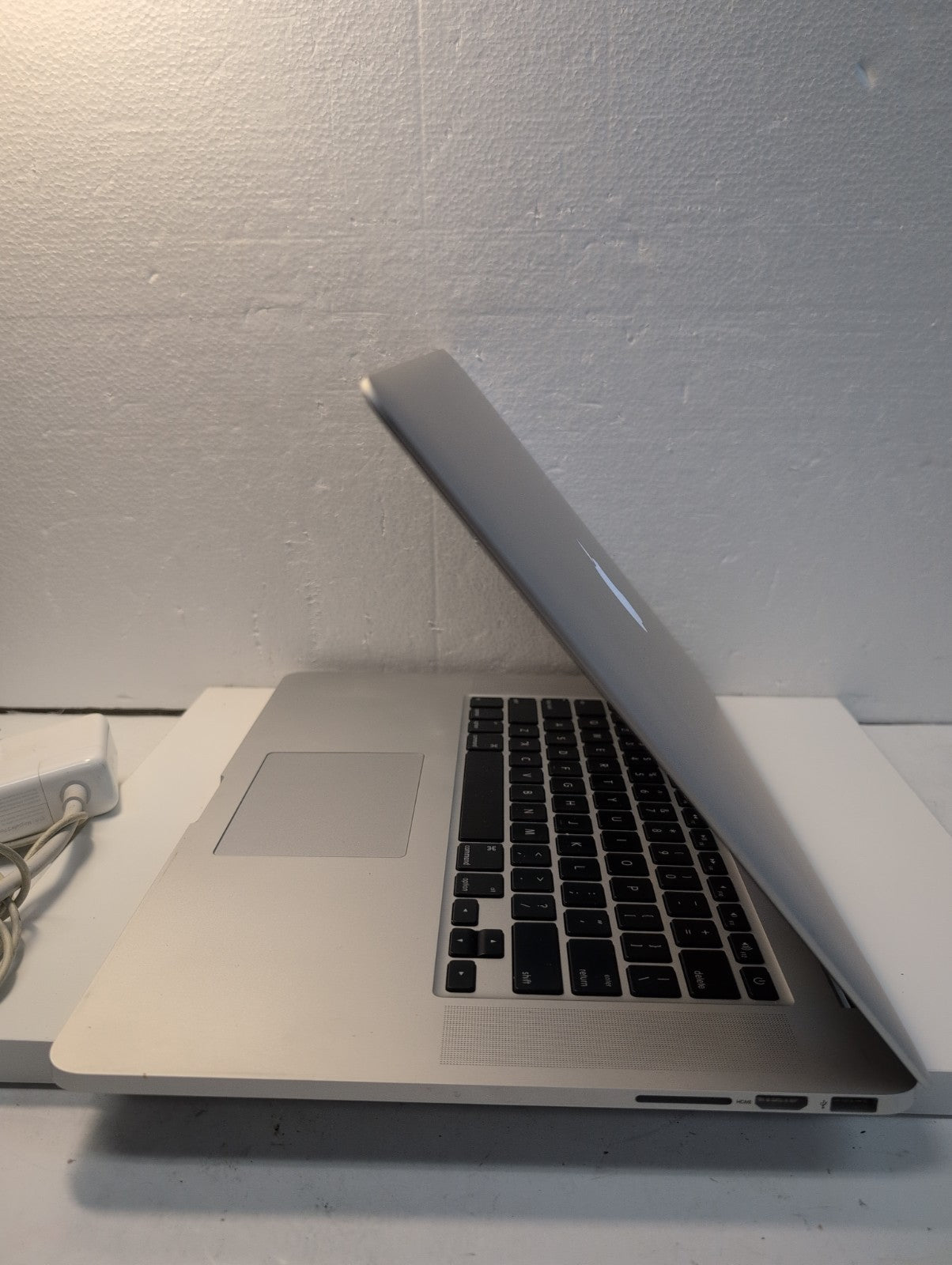 🔥(NICE) Apple MacBook Pro 2015 15" Retina/ i7-2.2GHz/16GB RAM/256GB SSD/12. 7 -