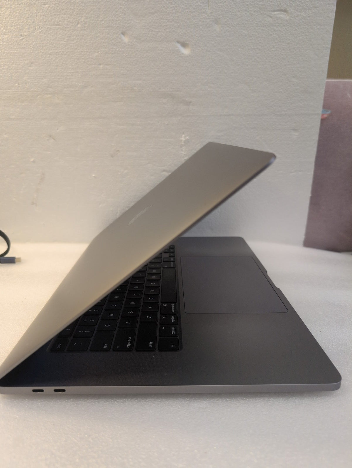 🎸 Apple MacBook Pro A2141 16" 2019 i7 2.6GHz 16GB RAM 500GB SSD OS 13.7 (Read)