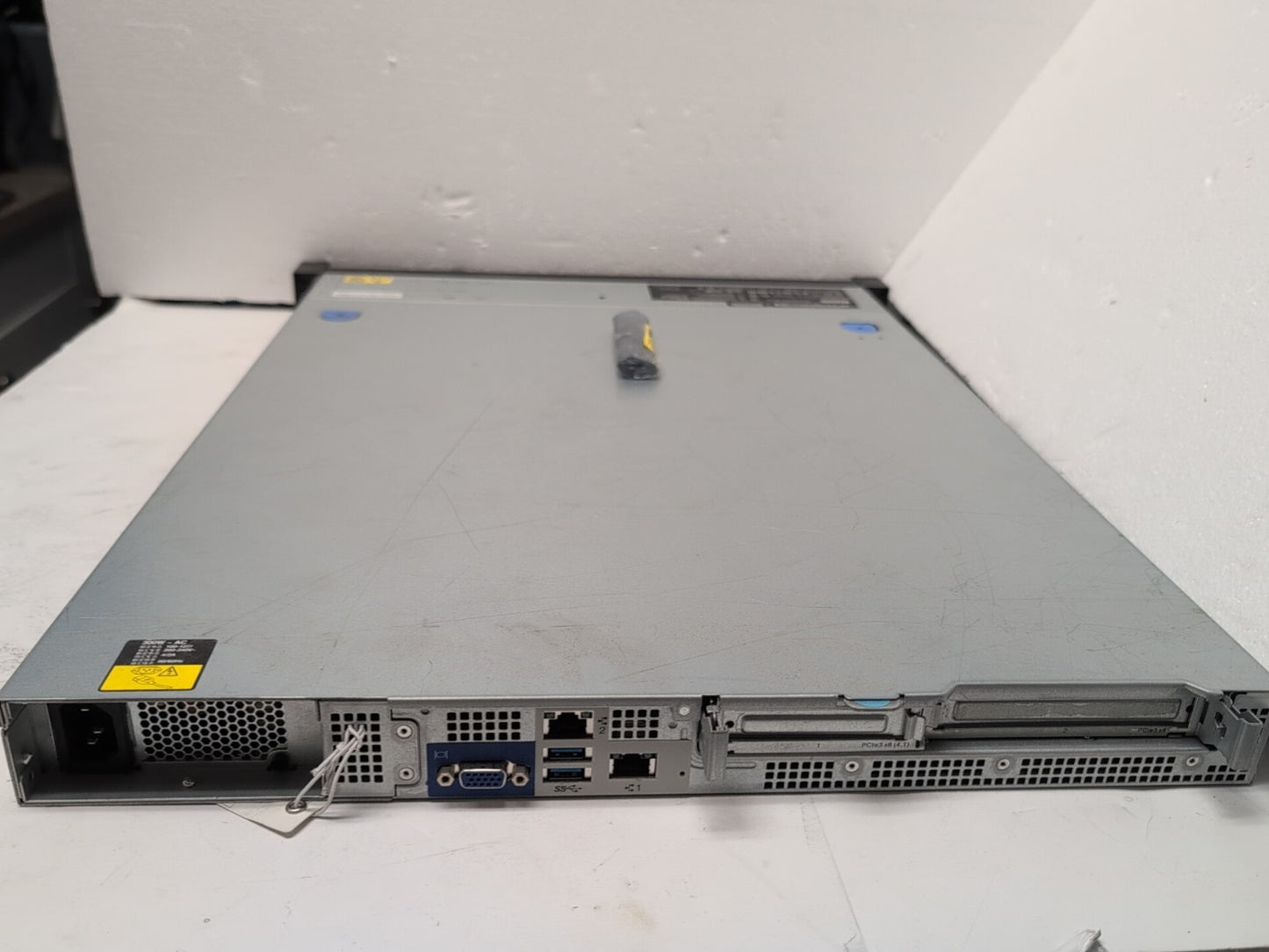 🔥 Lenovo System x 3250 M6 SFF 1U Server E3-1230 V5 3.0GHz/16GB/2x CADDY/NO HDD-