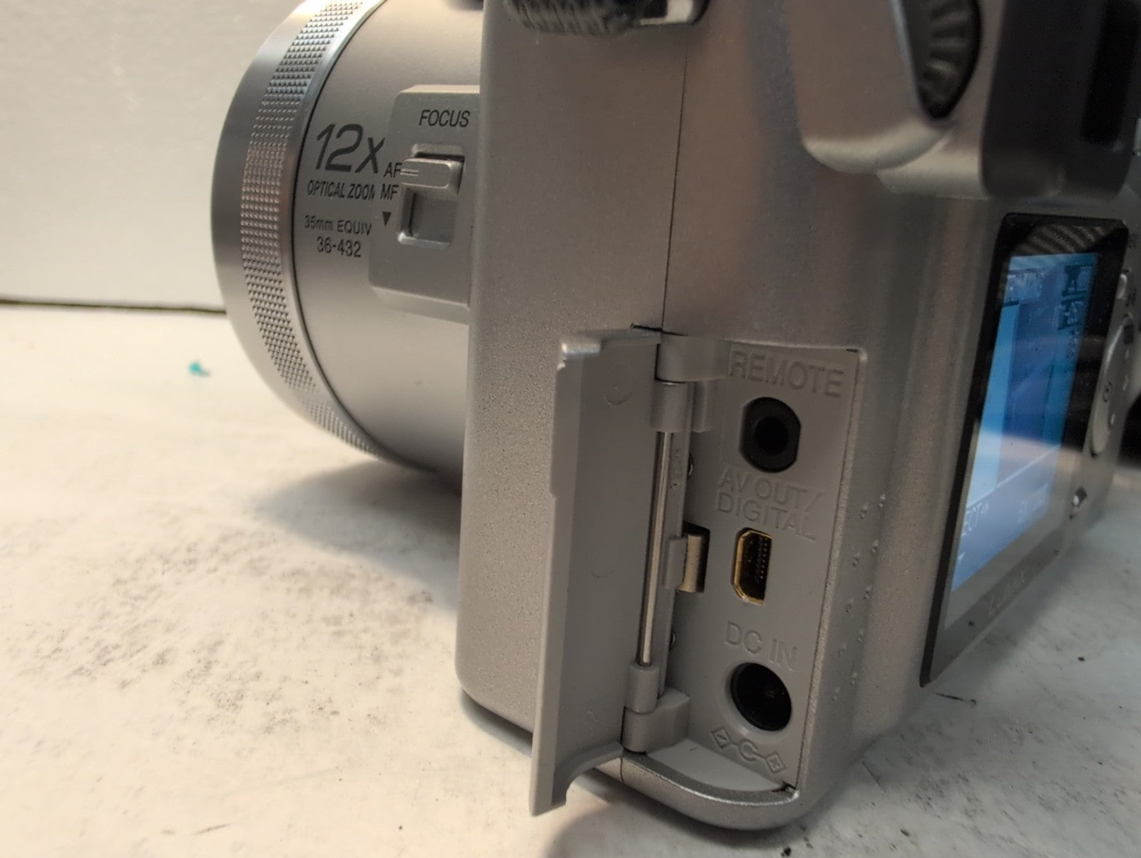 🔥 NICE Panasonic LUMIX DMC-FZ20 Digital Camera w/ Charger/2x Battery/SD Card -