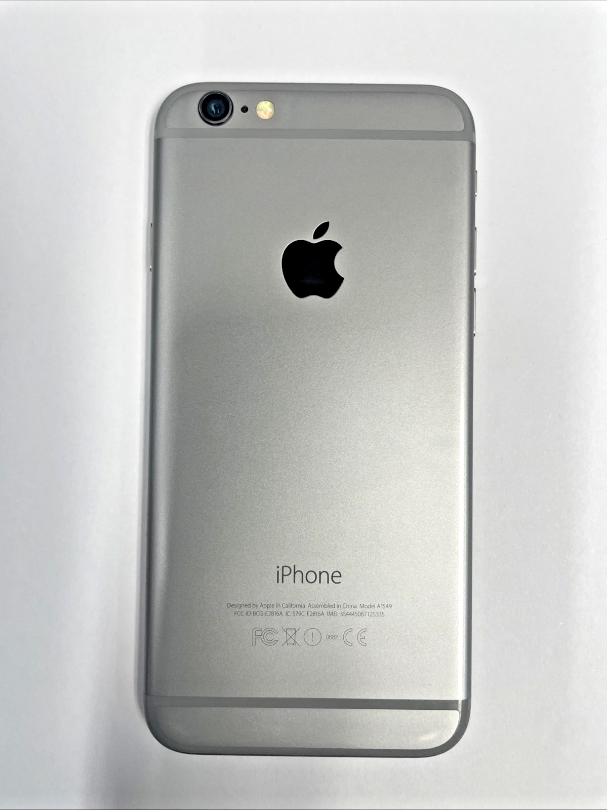 Apple iPhone 6  A1549  - 64GB - Silver (Unlocked)  Minor Scratch +