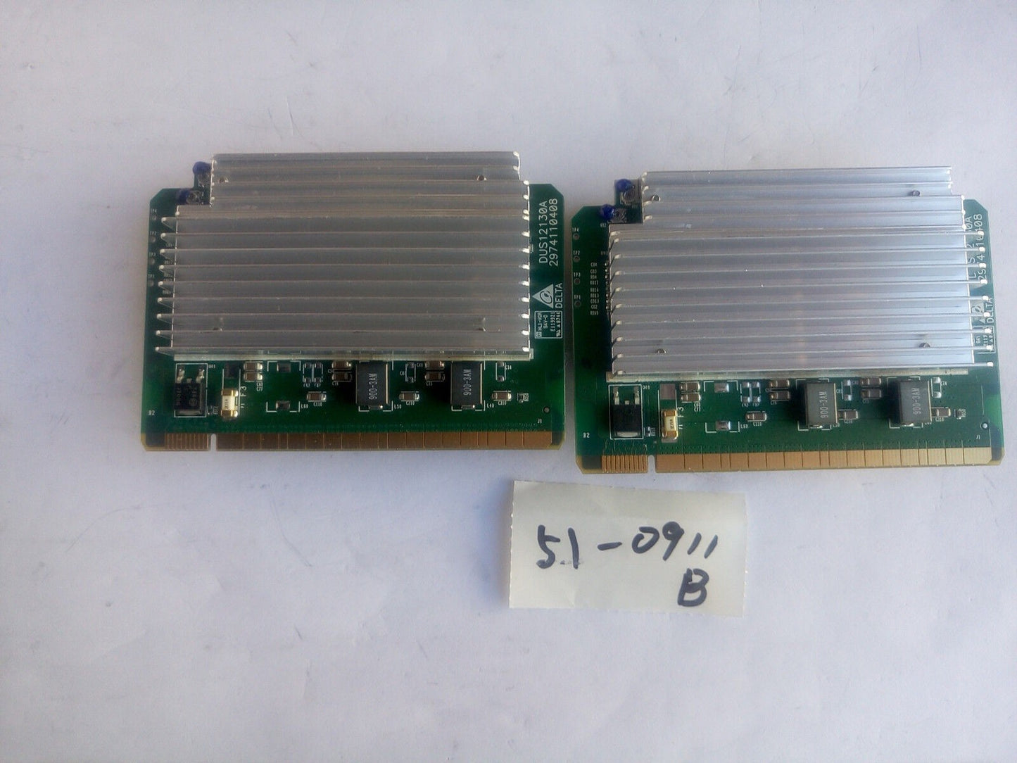 - 2x HP DL380/ML350/ML370 G5 / DL385/DL585 G2 VRM 407748-001/399854-001 @@@