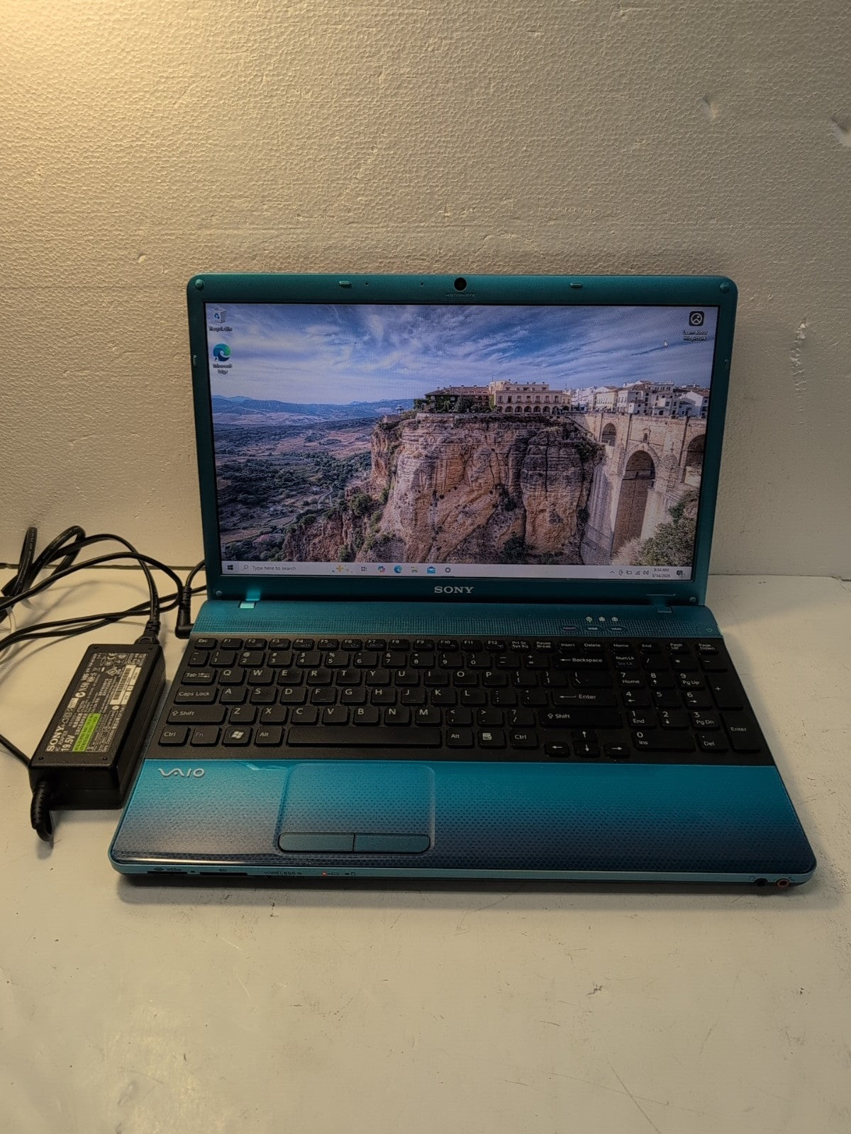 🔥 SONY VAIO PCG-71211L 15.6" LAPTOP i5-M430 CPU/8GB/250GB SSD/ WIN 10 -