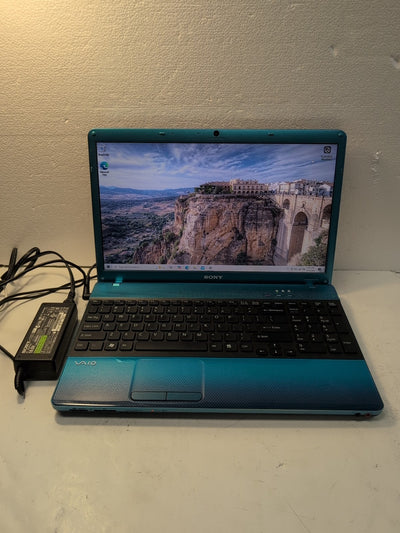 🔥 SONY VAIO PCG-71211L 15.6" LAPTOP i5-M430 CPU/8GB/250GB SSD/ WIN 10 -