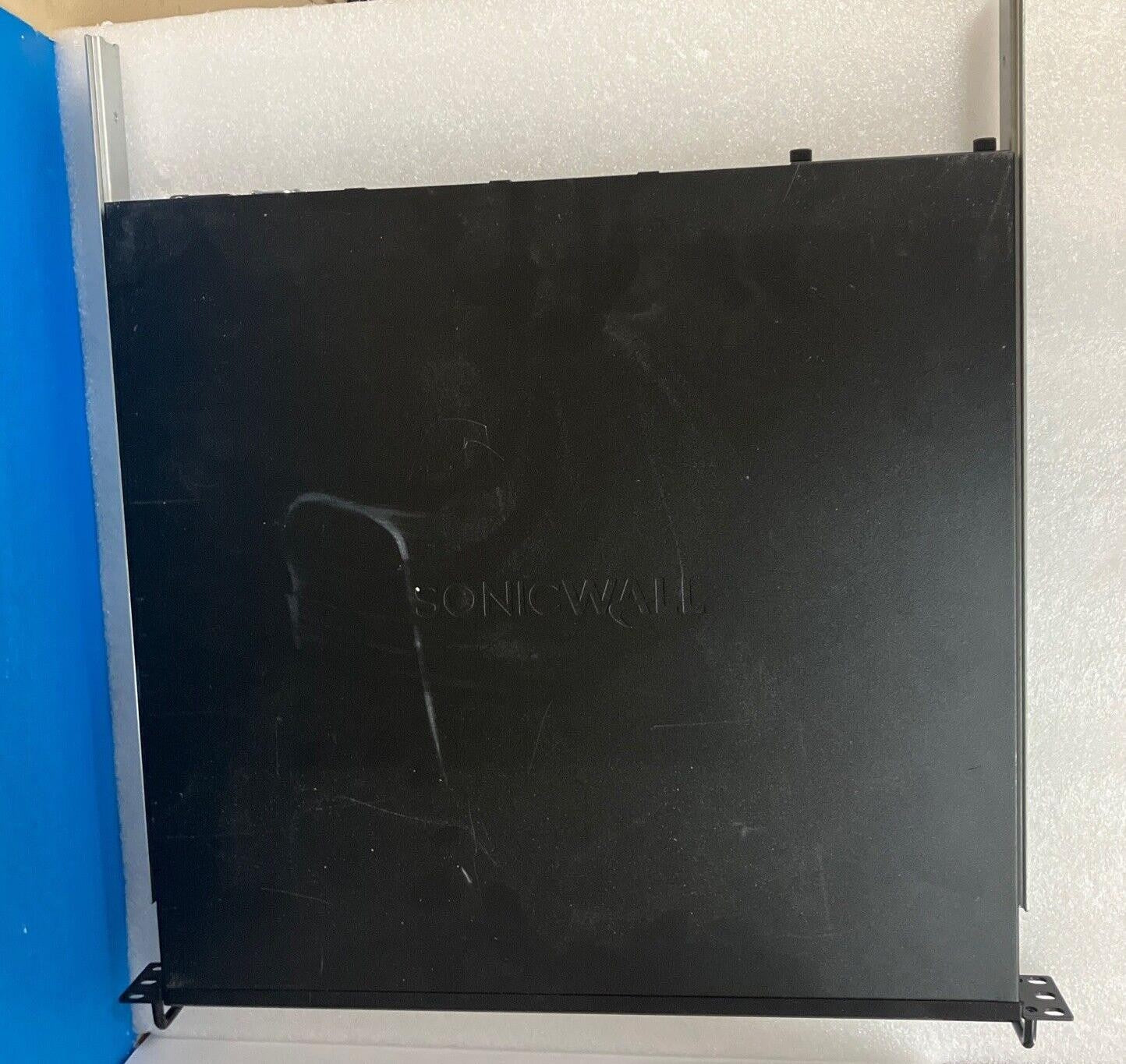 SonicWALL NSA 3600 1RK26-0A2 Network Firewall (NON-TRANSFERABLE) With Brackets ~