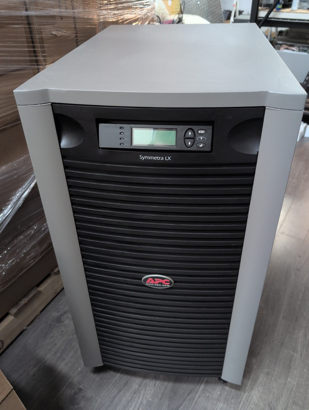 🔥   APC Symmetra LX SYAF16KT UPS SYSTEM (NO Battery Modules Inside) -